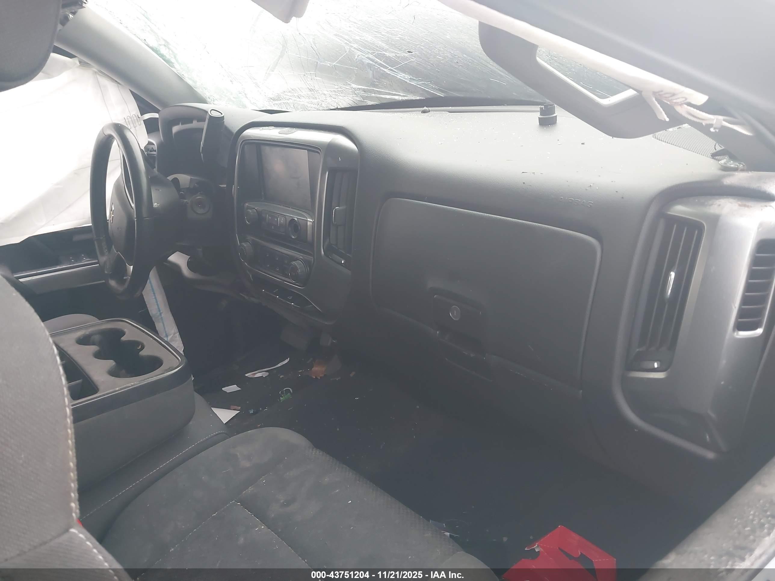 CHEVROLET SILVERADO image 5
