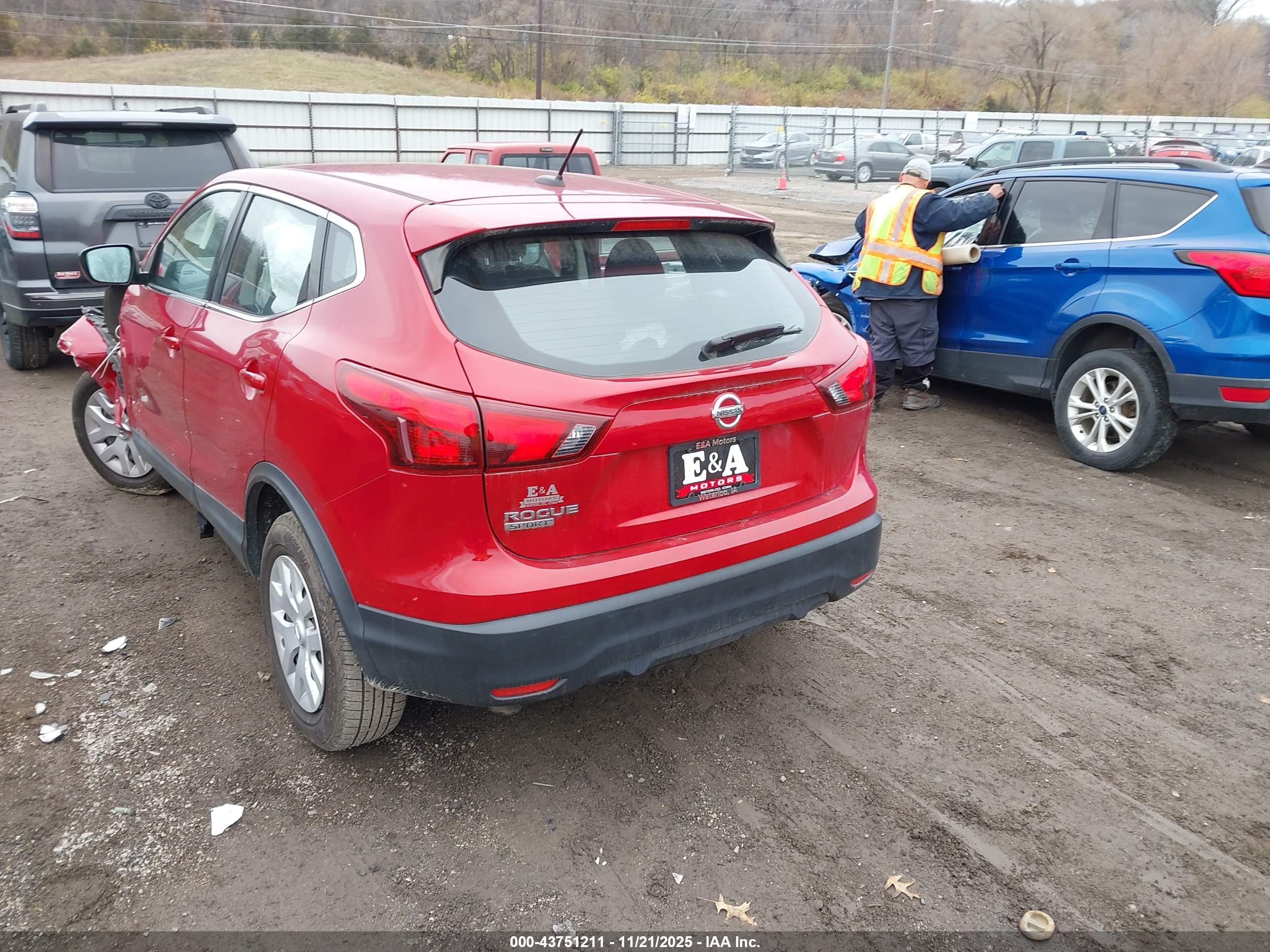 NISSAN ROGUE image 3