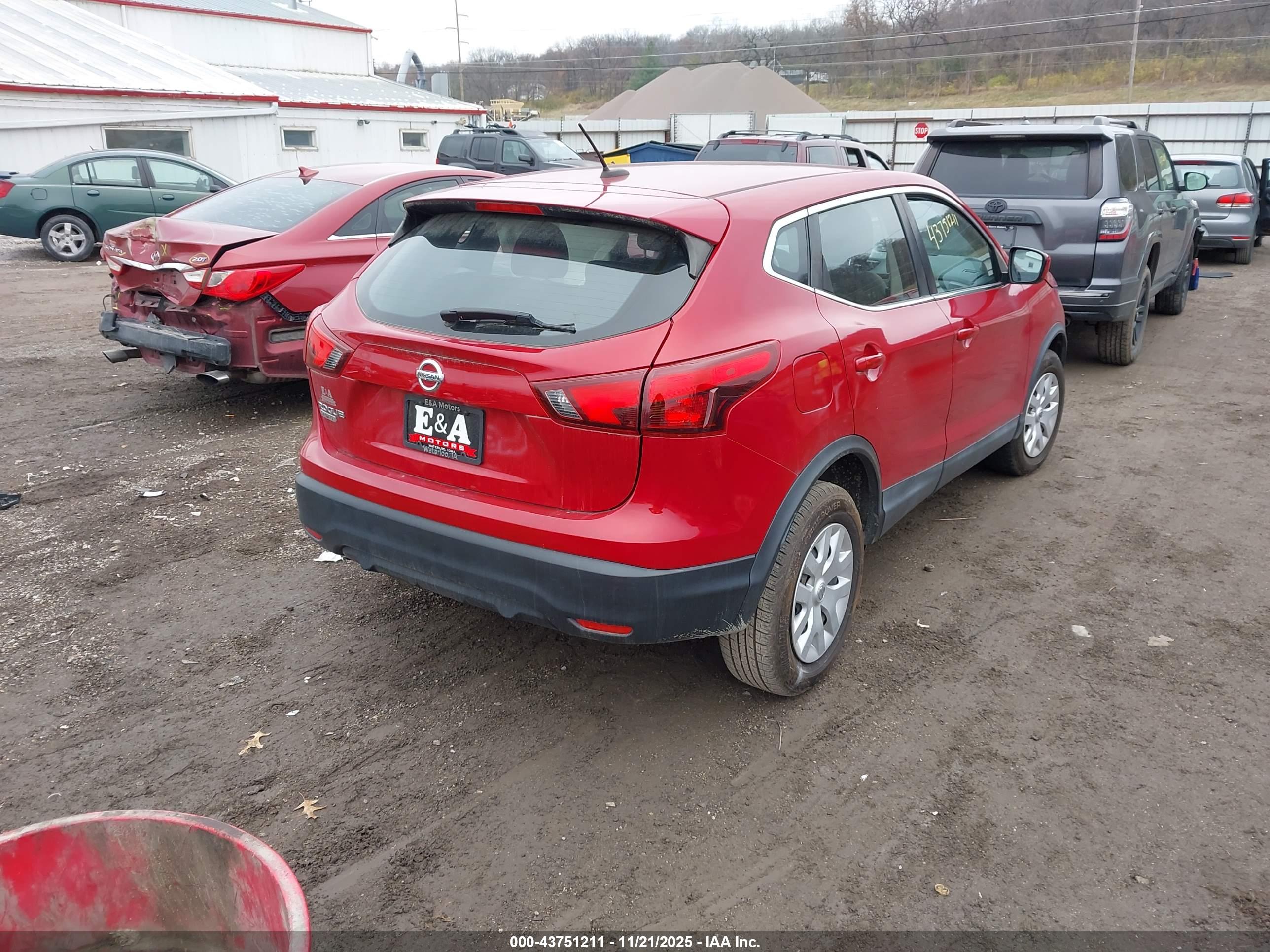 NISSAN ROGUE image 4