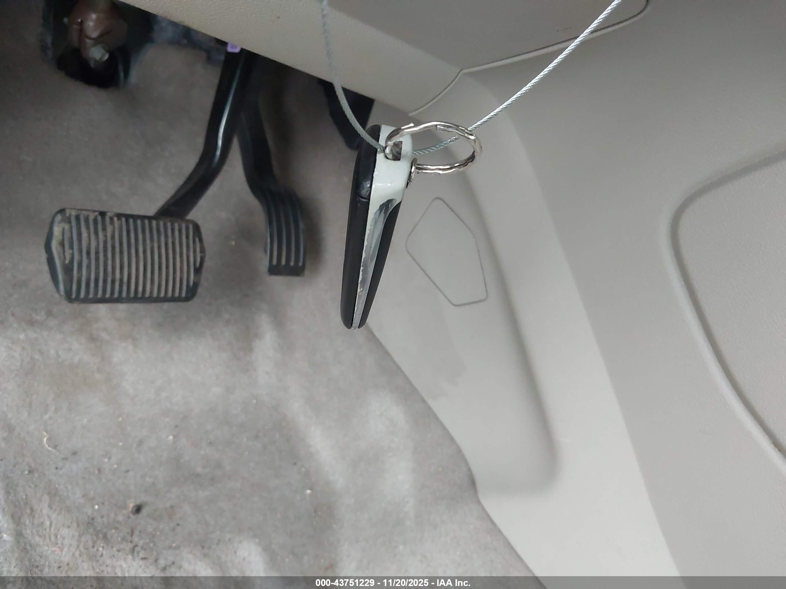 FORD ESCAPE image 11