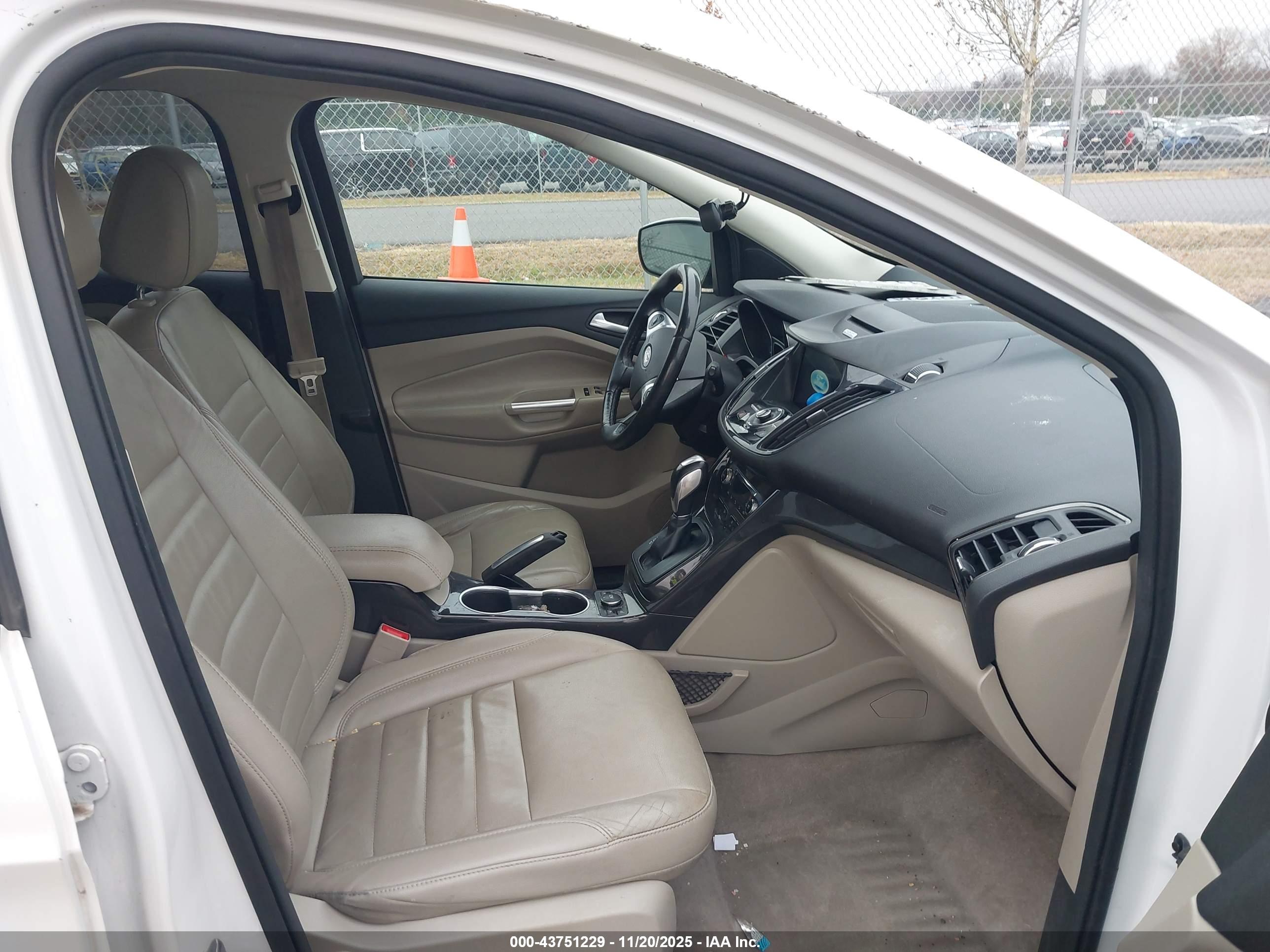 FORD ESCAPE image 5