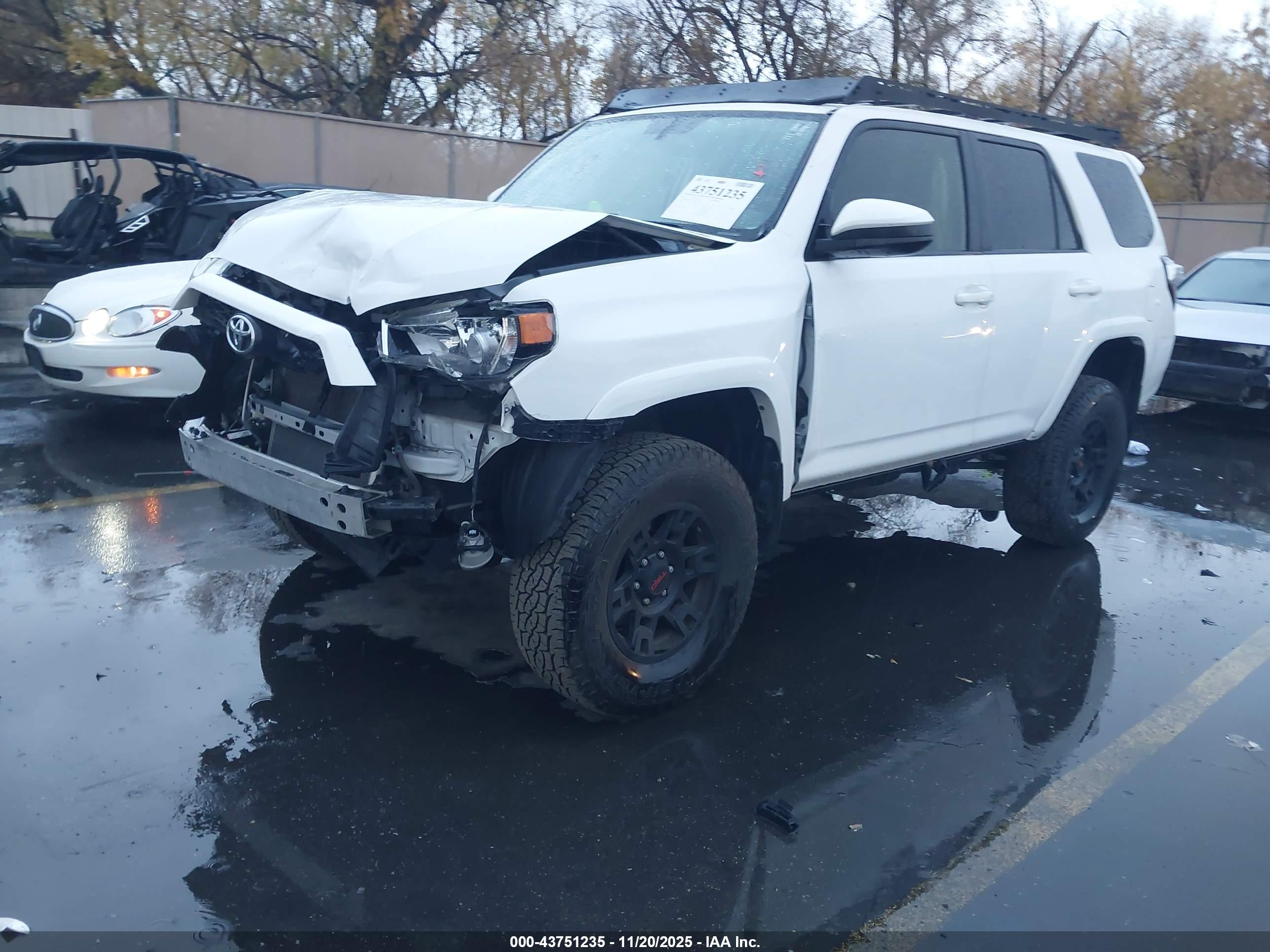 TOYOTA 4RUNNER image 2