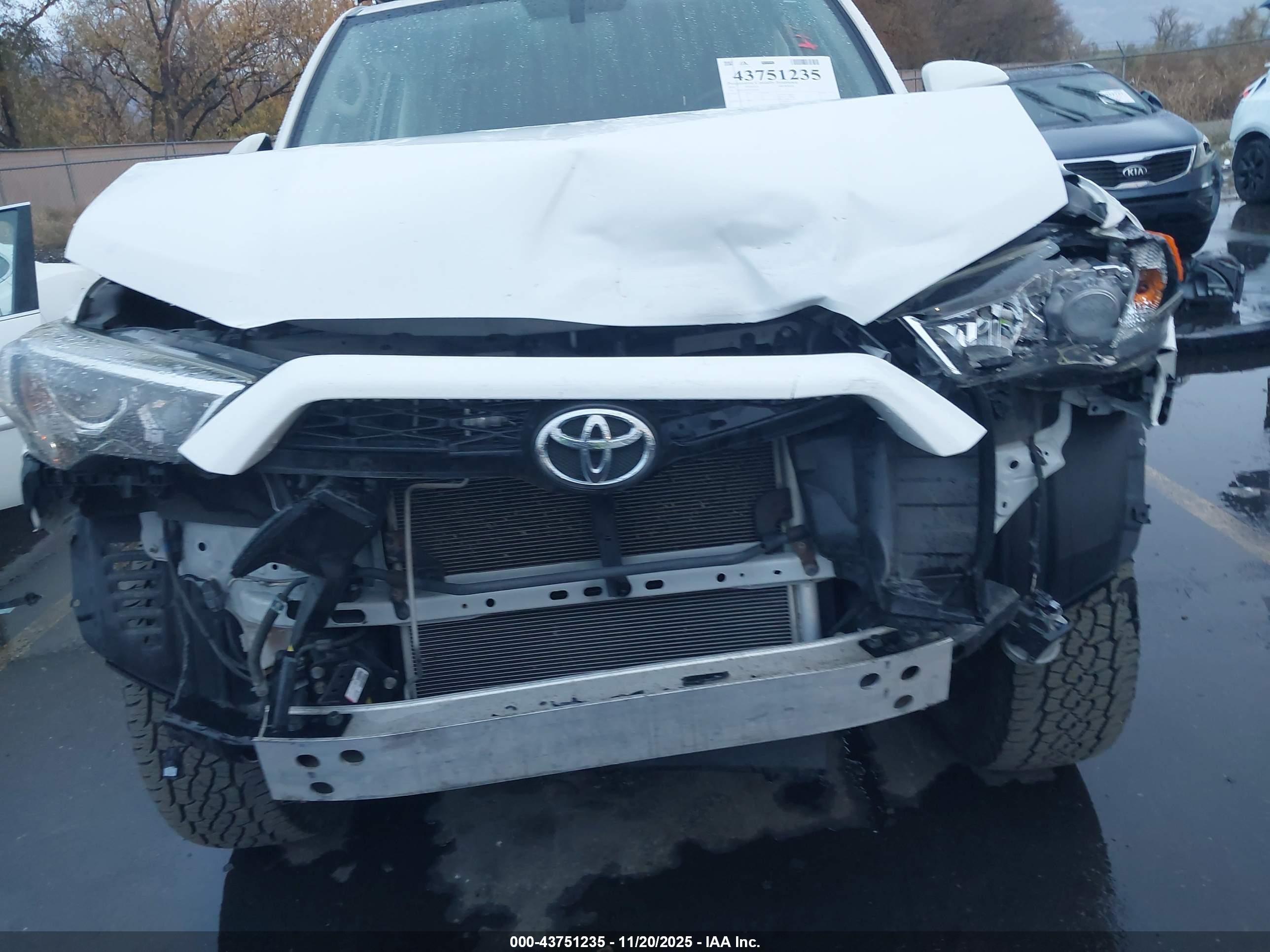 TOYOTA 4RUNNER image 6