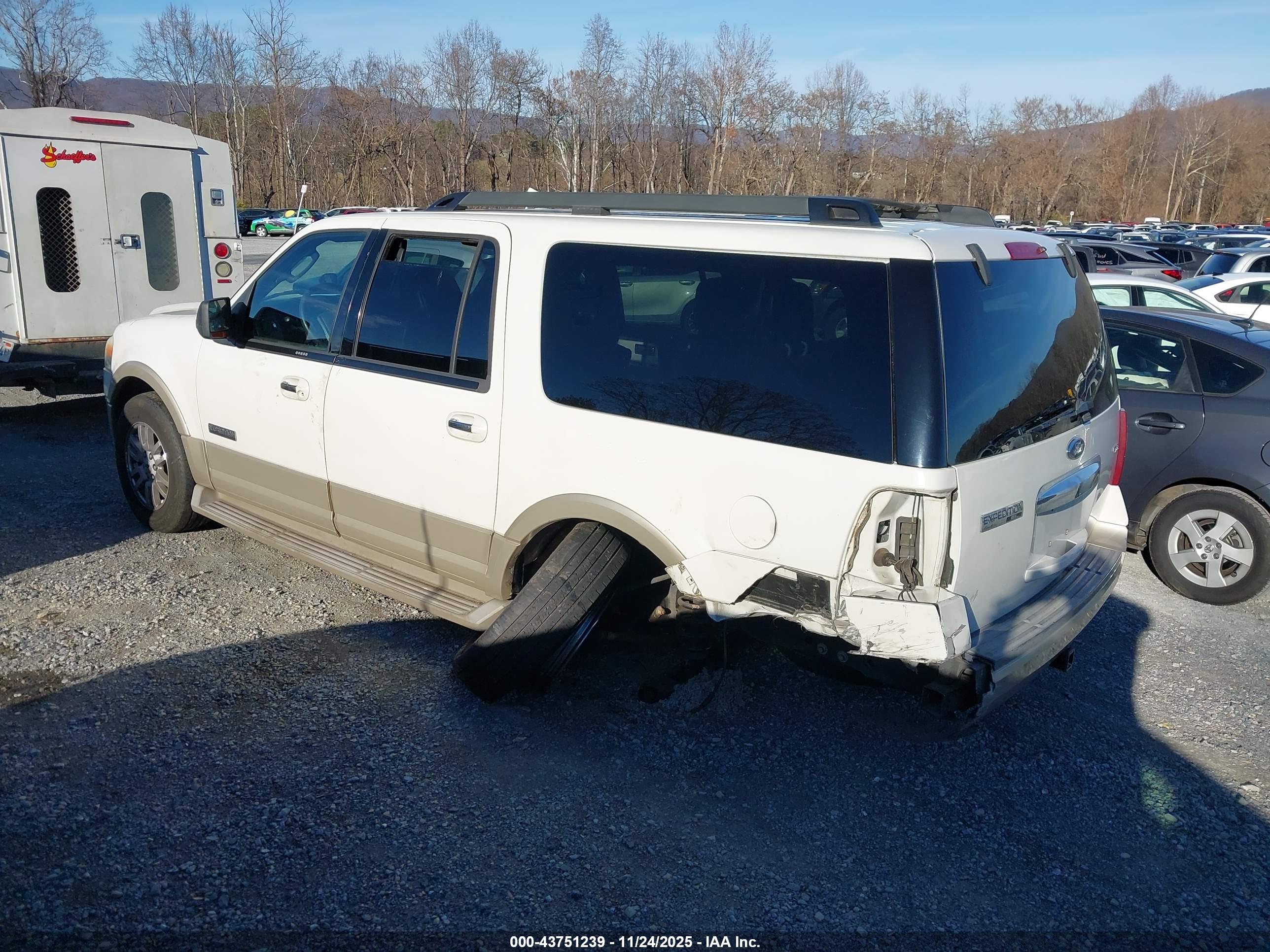 FORD EXPEDITION image 3