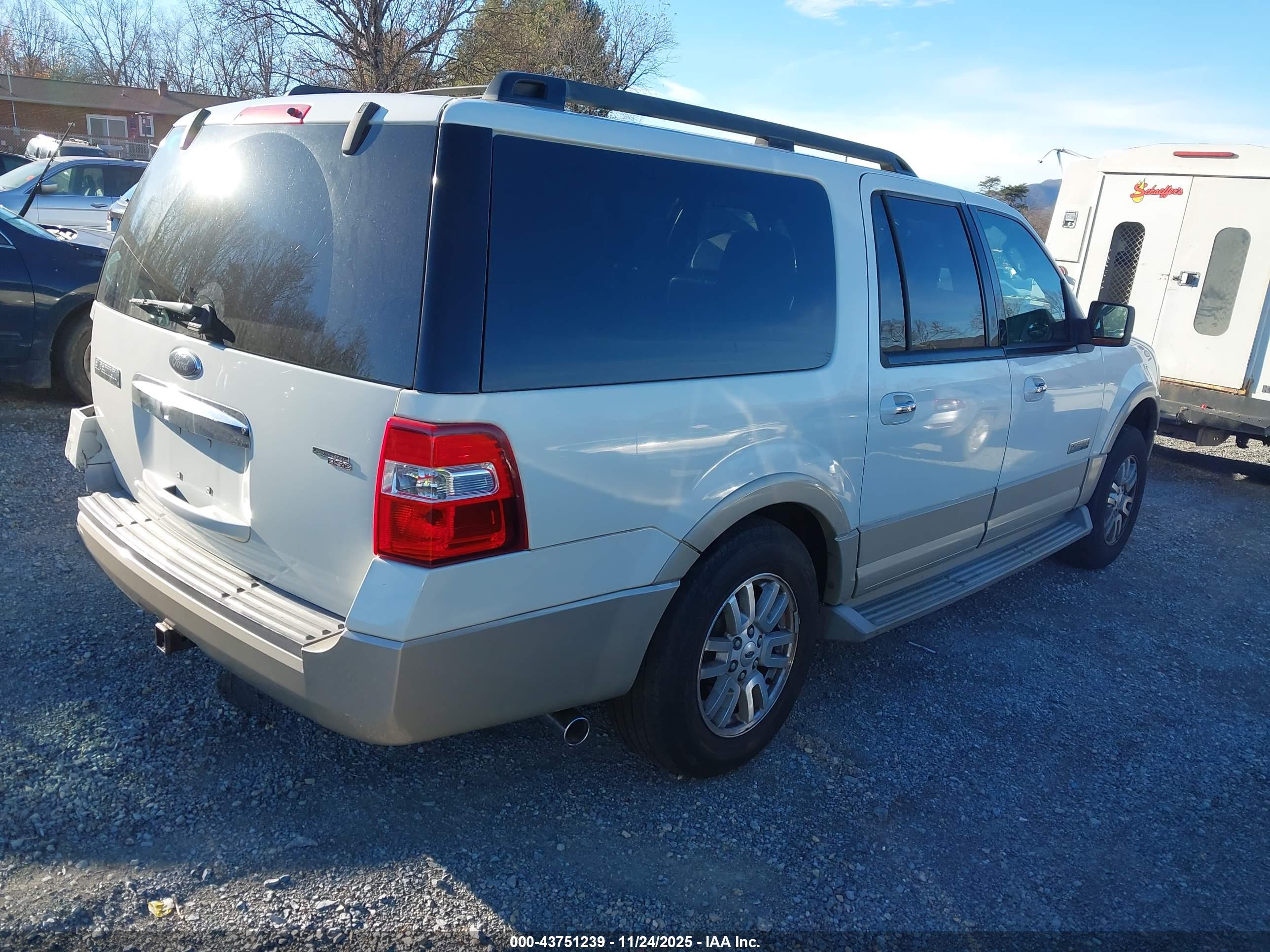 FORD EXPEDITION image 4