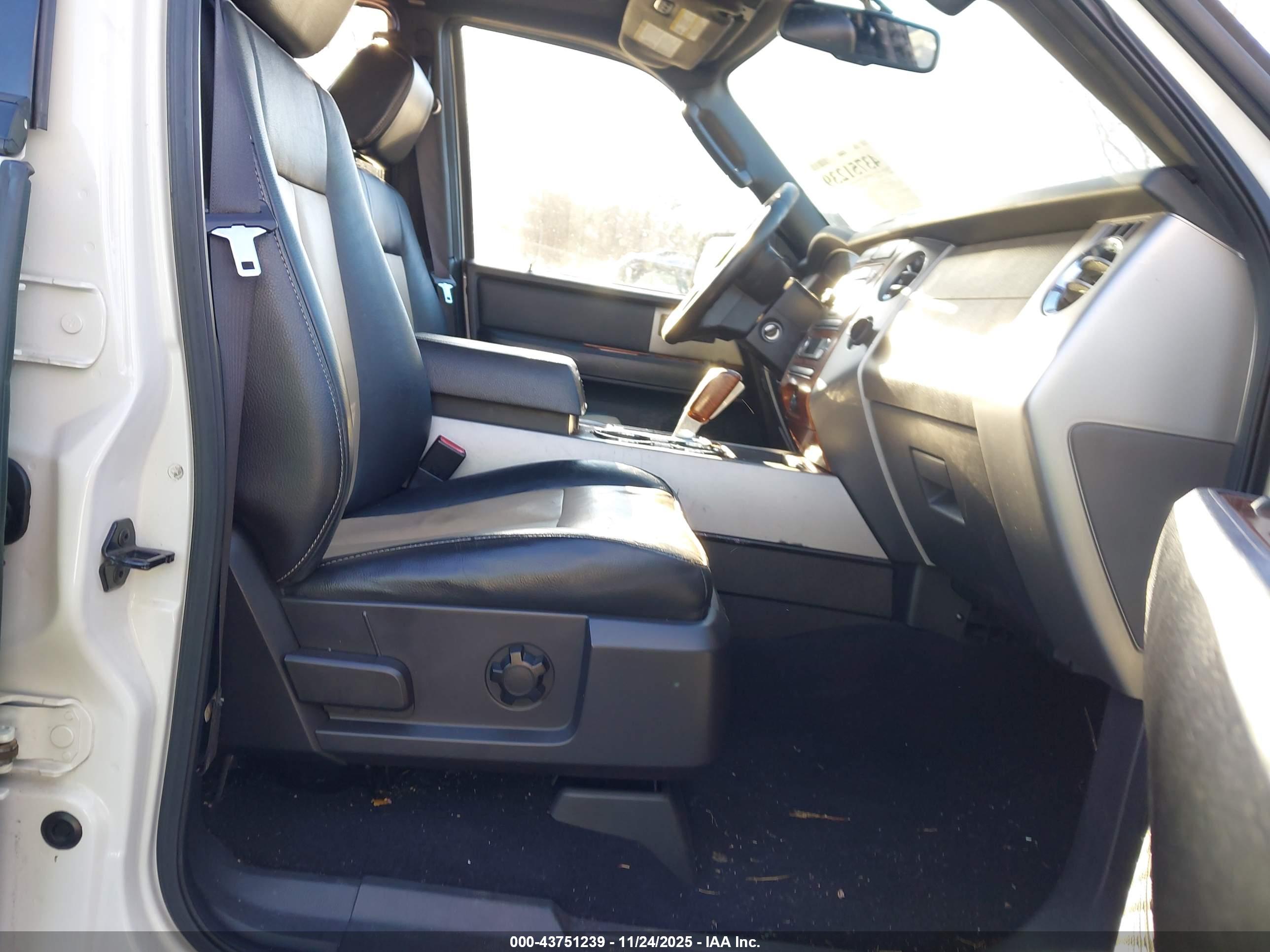 FORD EXPEDITION image 5