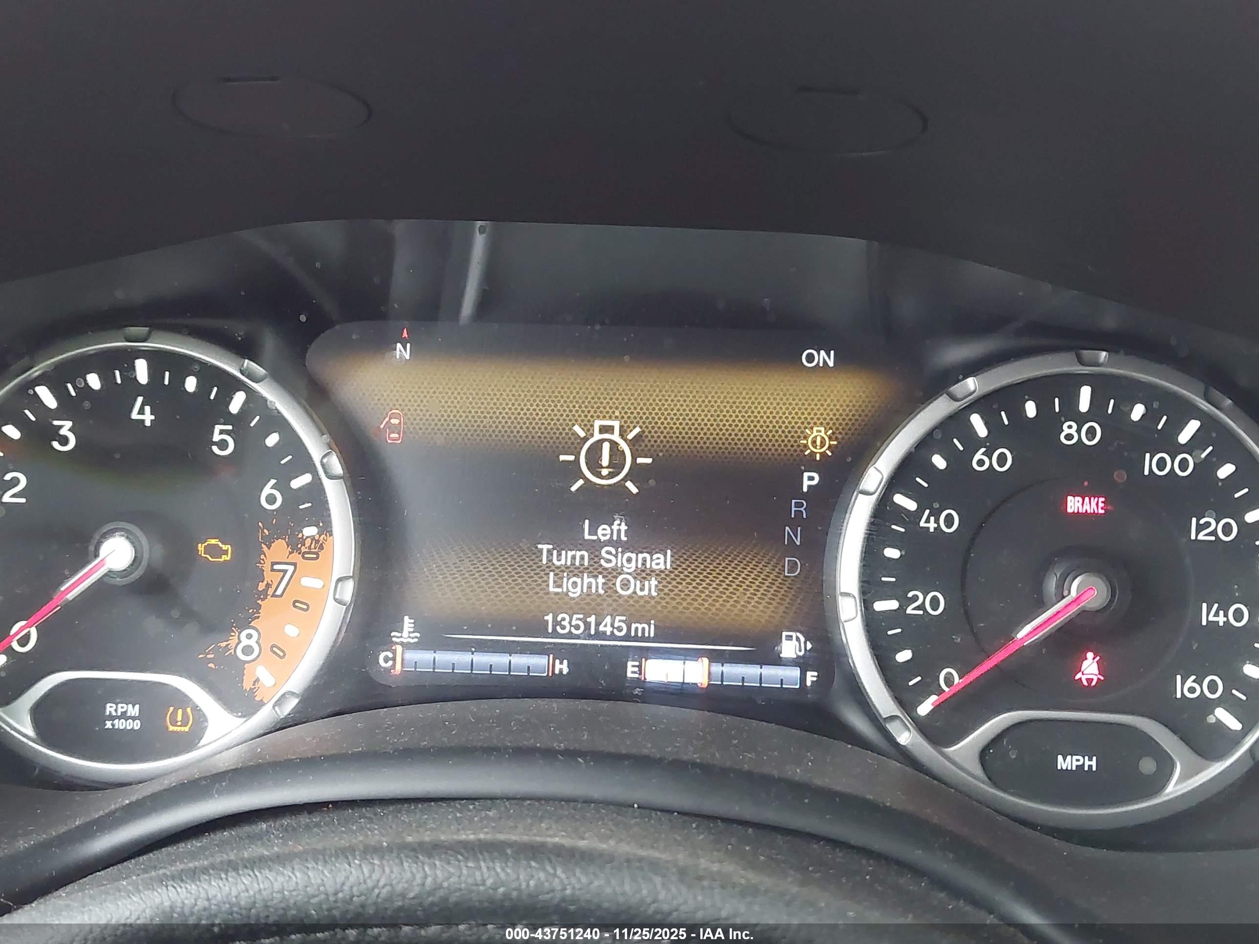 JEEP RENEGADE image 7