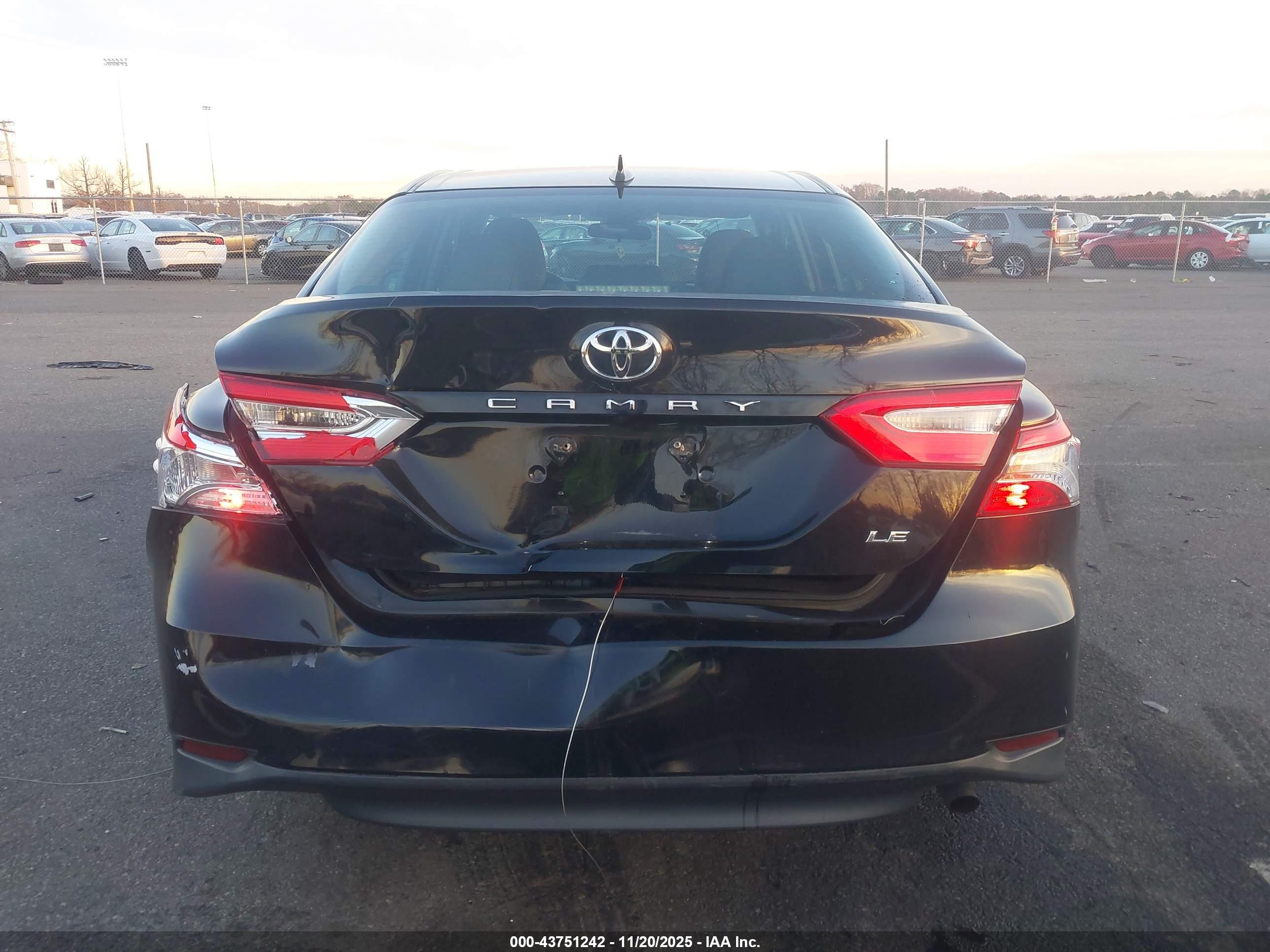 TOYOTA CAMRY image 6