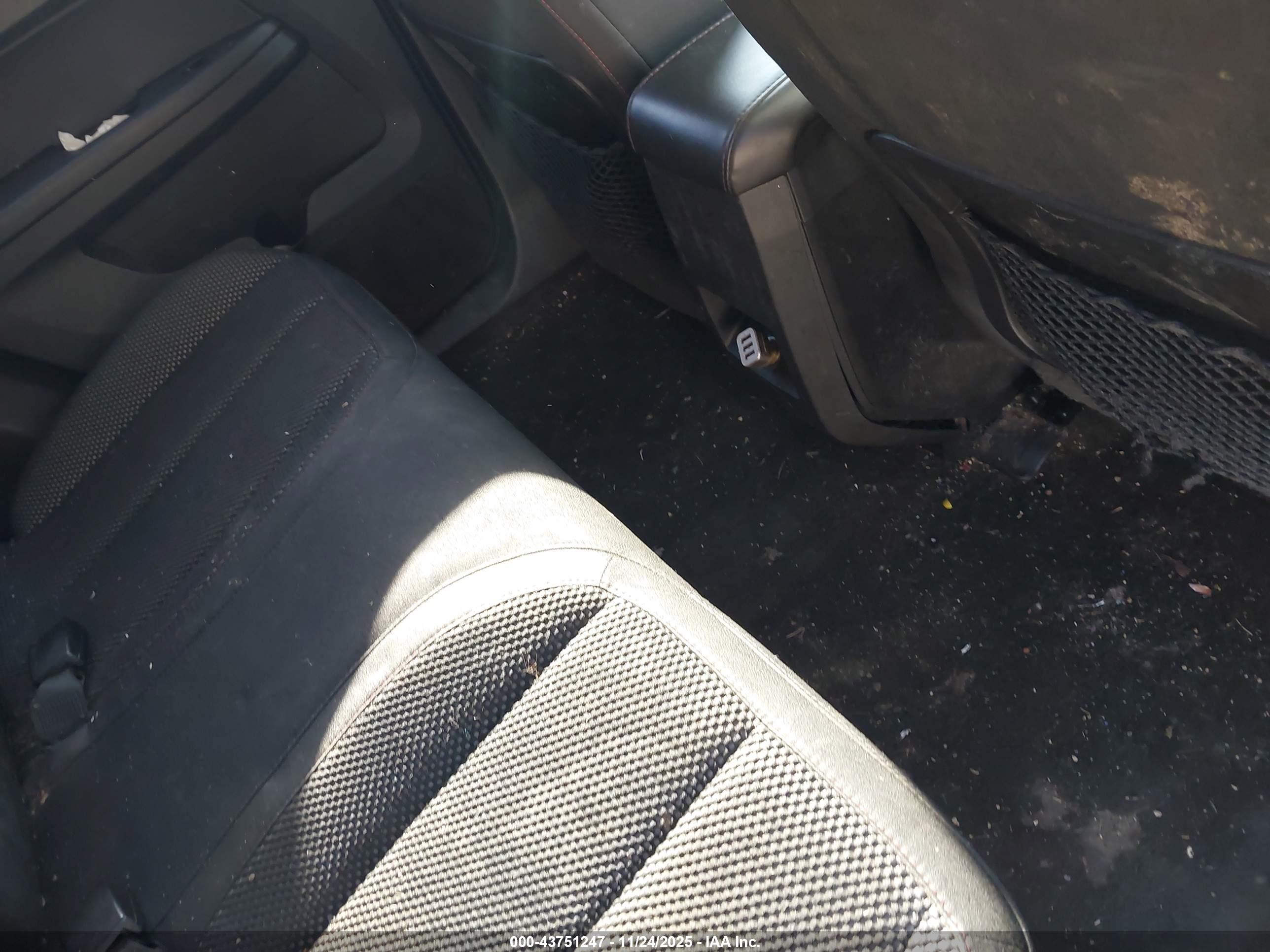 CHEVROLET EQUINOX image 8