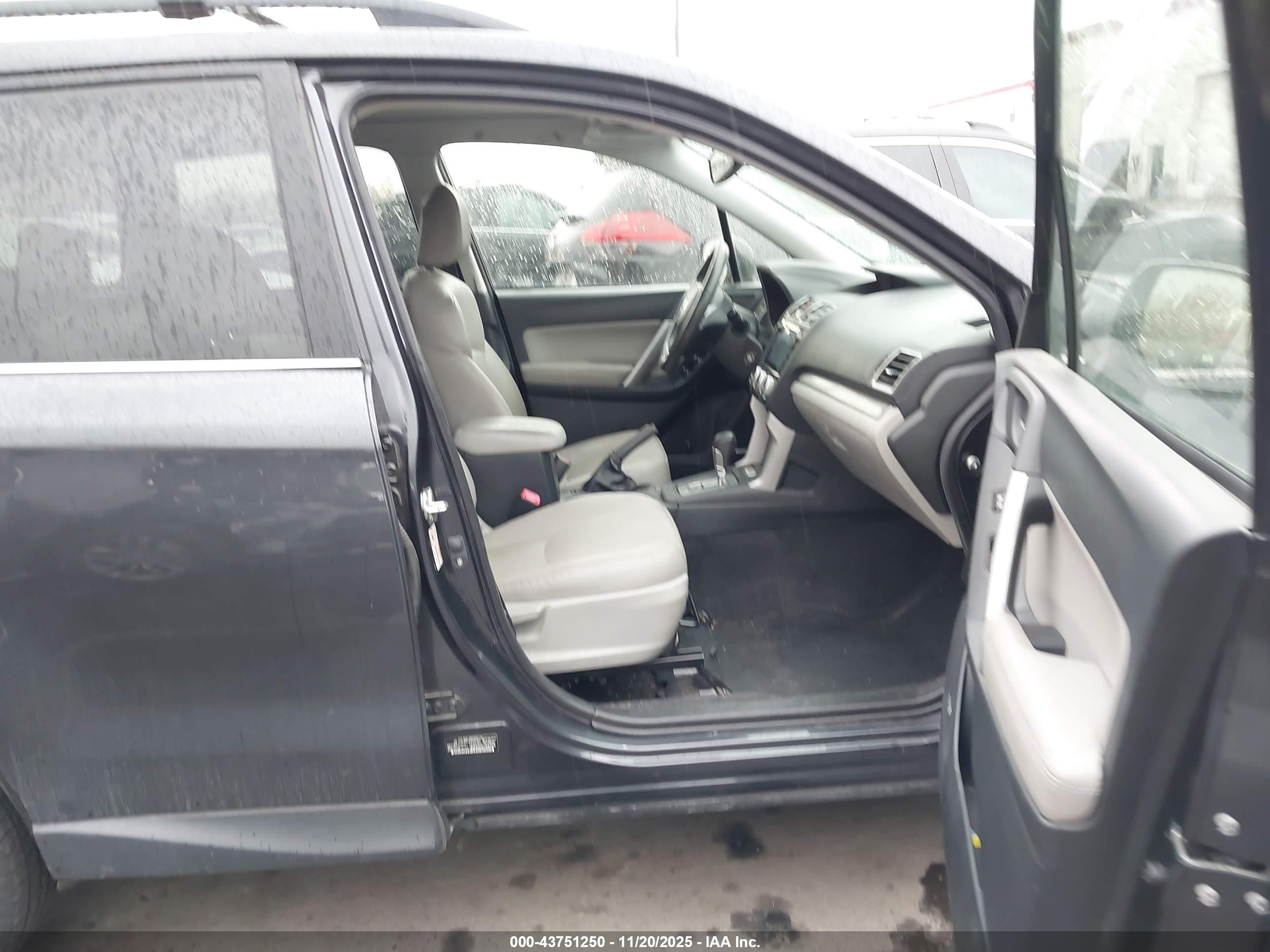 SUBARU FORESTER image 5