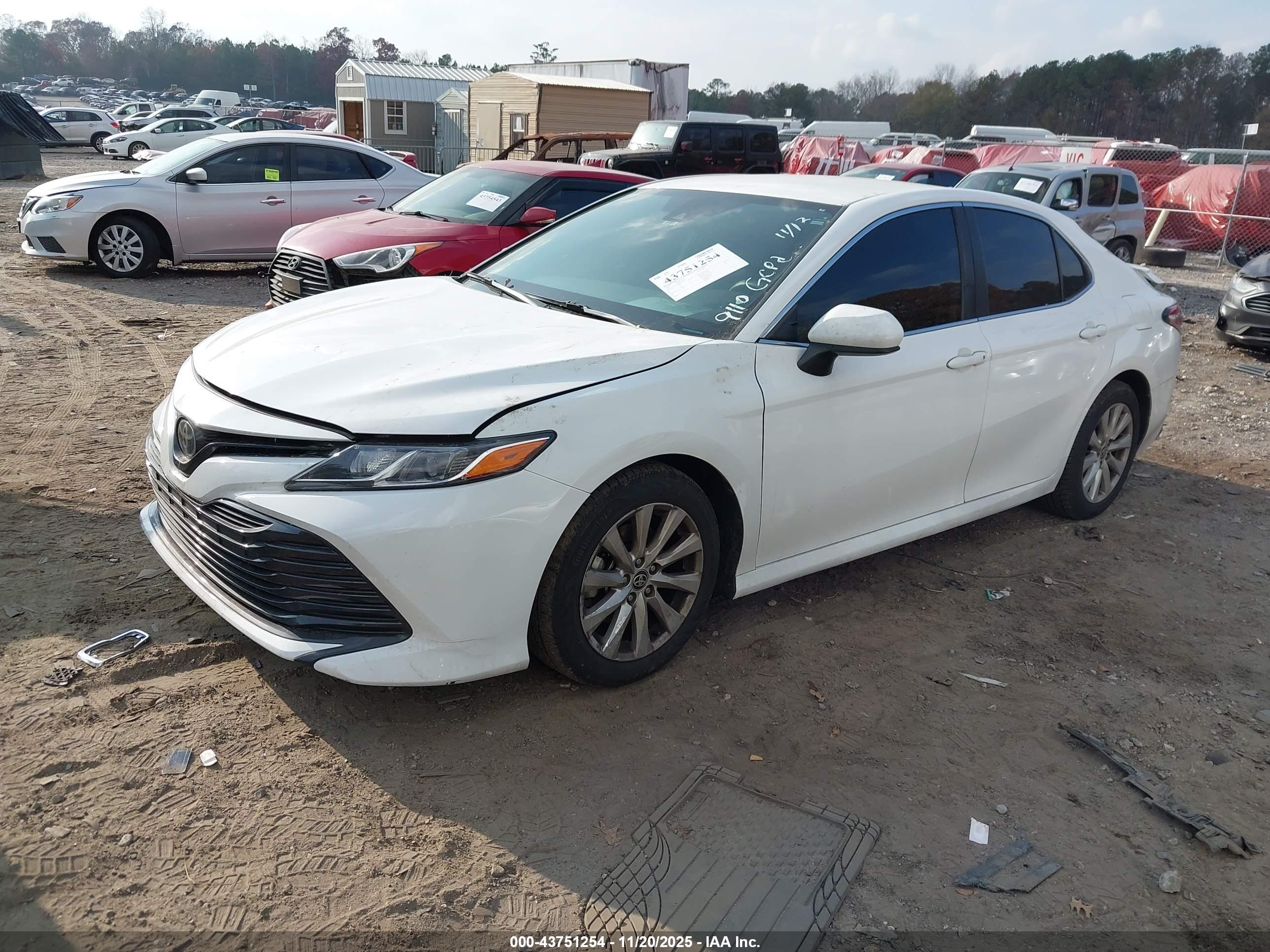 TOYOTA CAMRY image 2