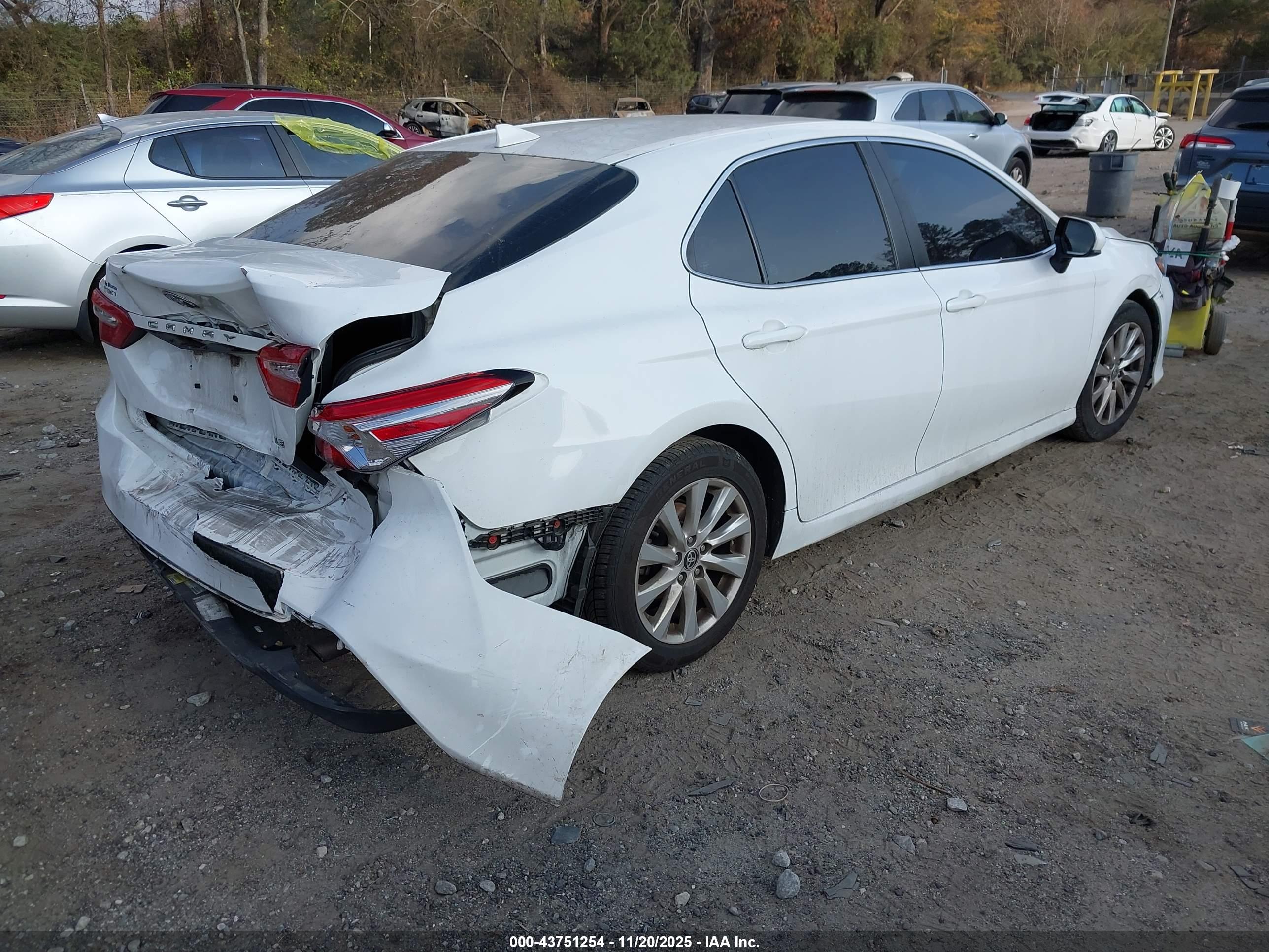 TOYOTA CAMRY image 4