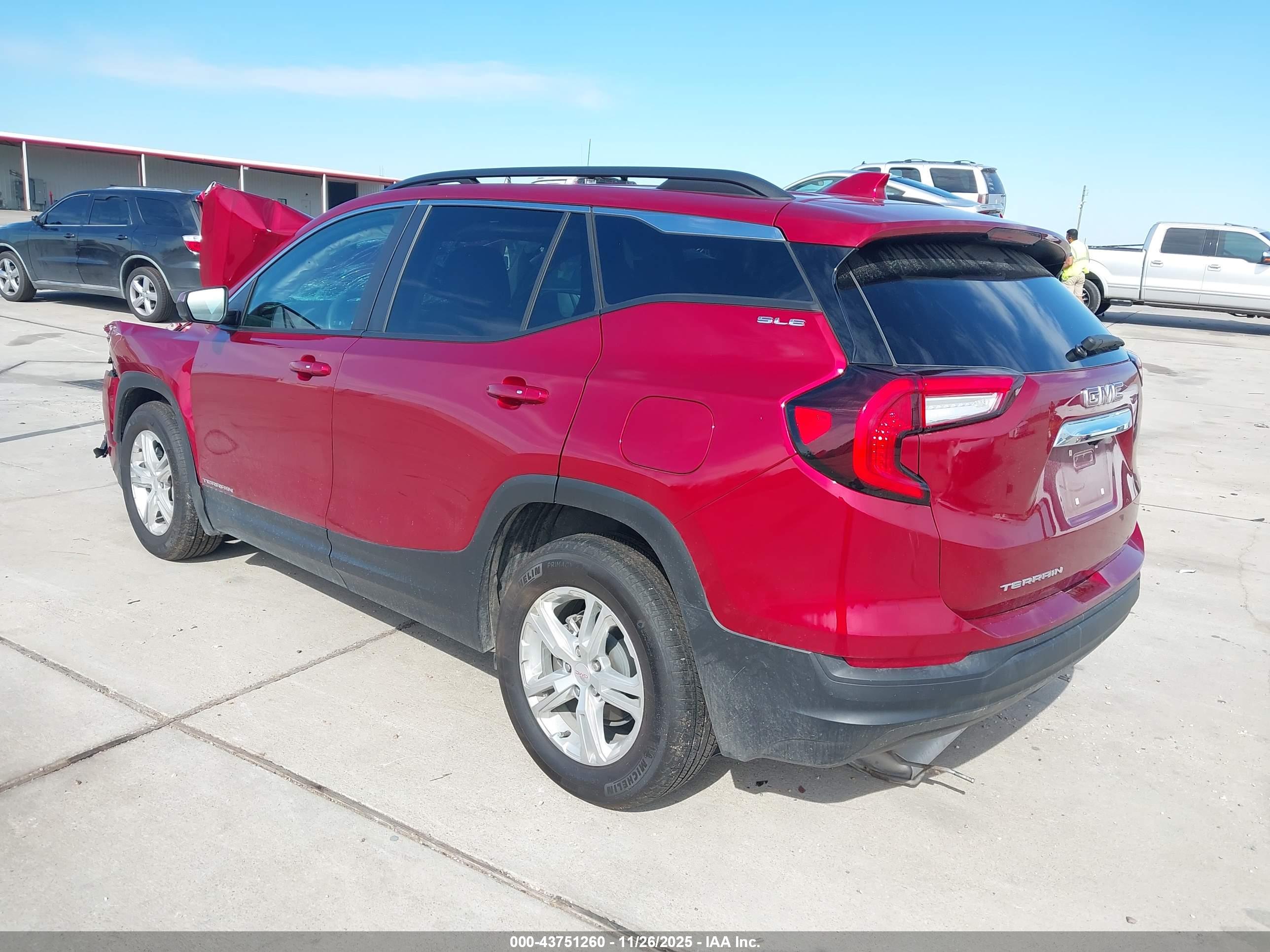 GMC TERRAIN image 3