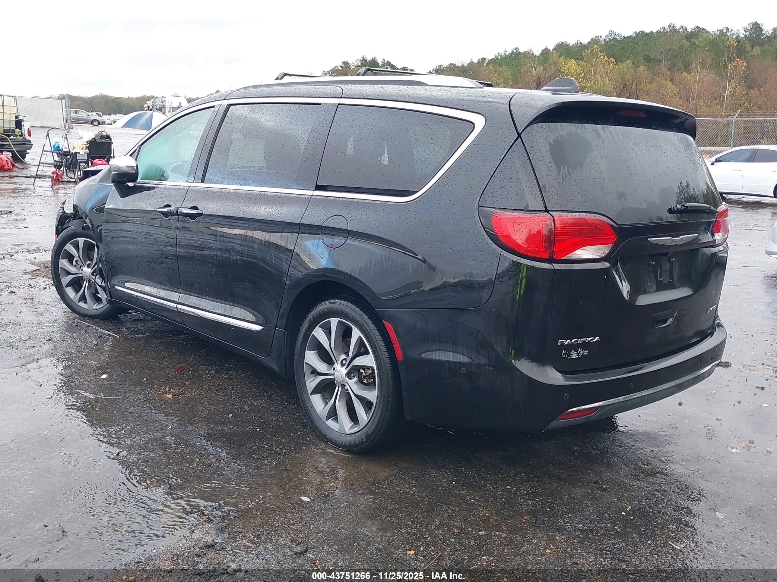 CHRYSLER PACIFICA image 3
