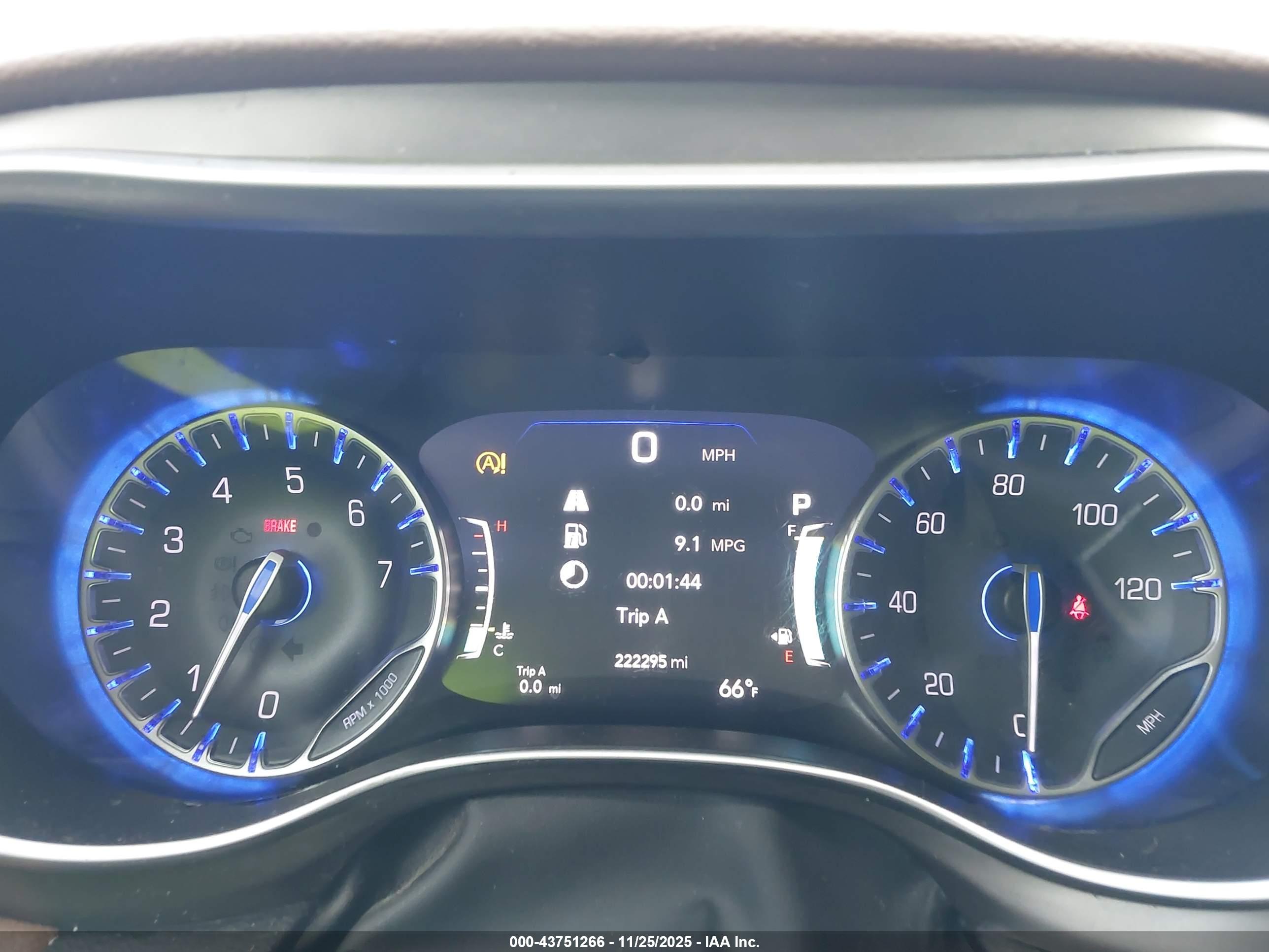 CHRYSLER PACIFICA image 7