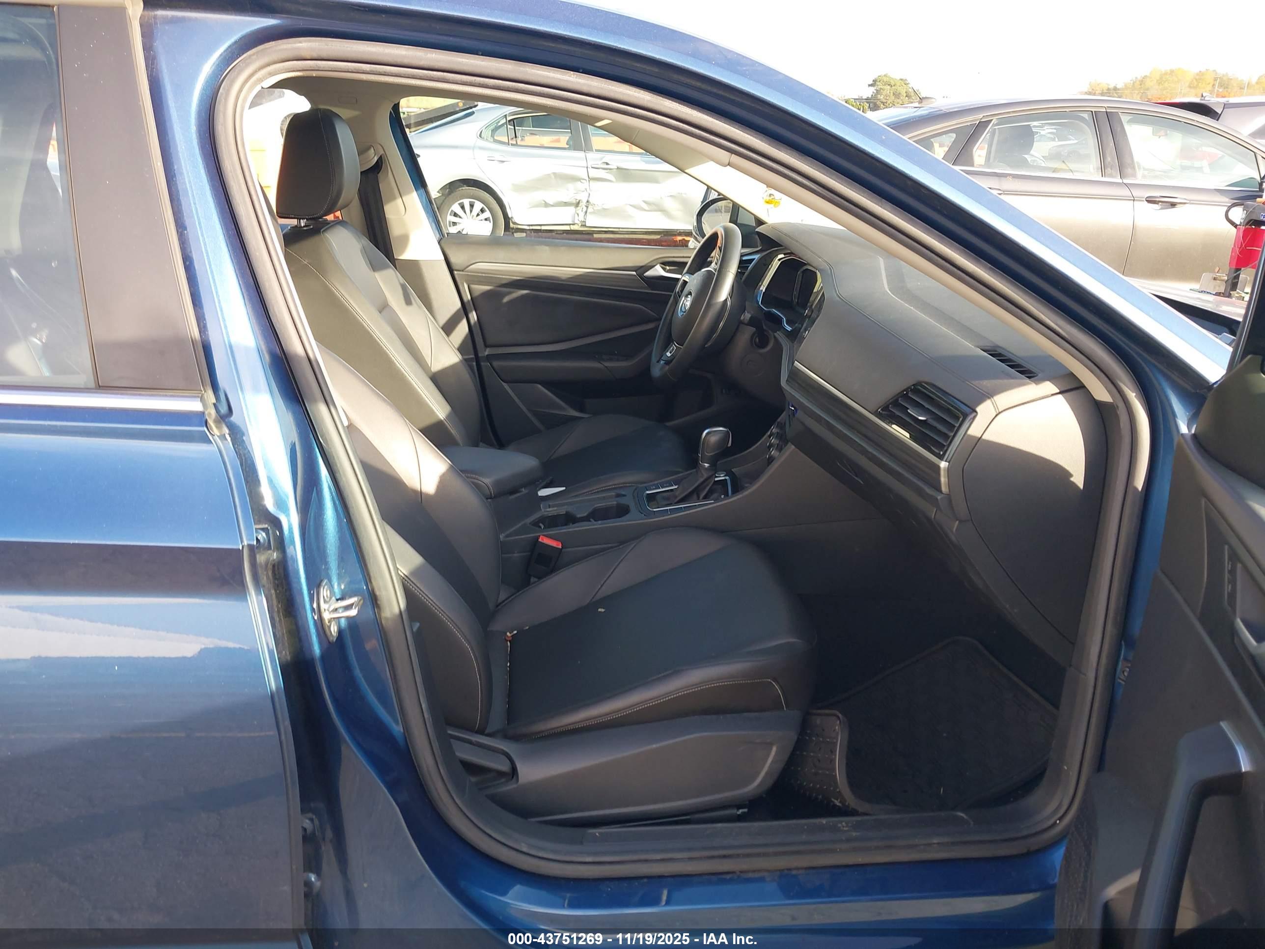 VOLKSWAGEN JETTA image 5
