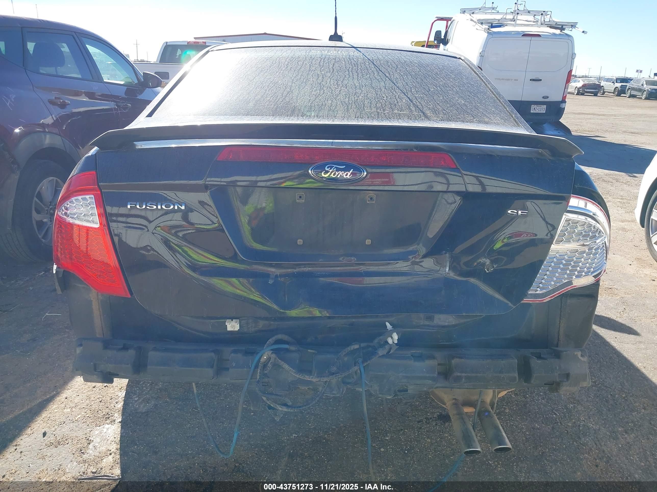 FORD FUSION image 6