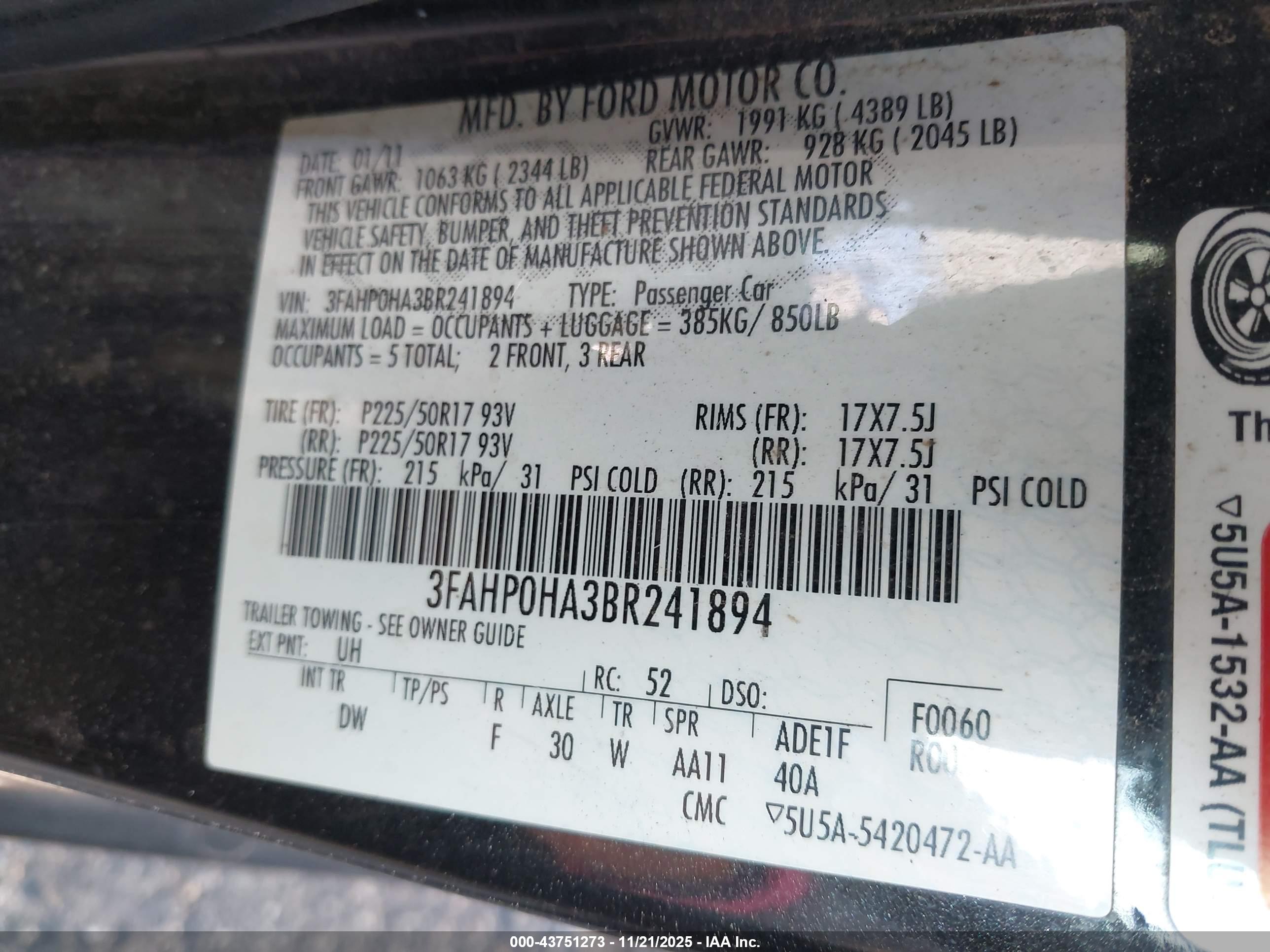 FORD FUSION image 9