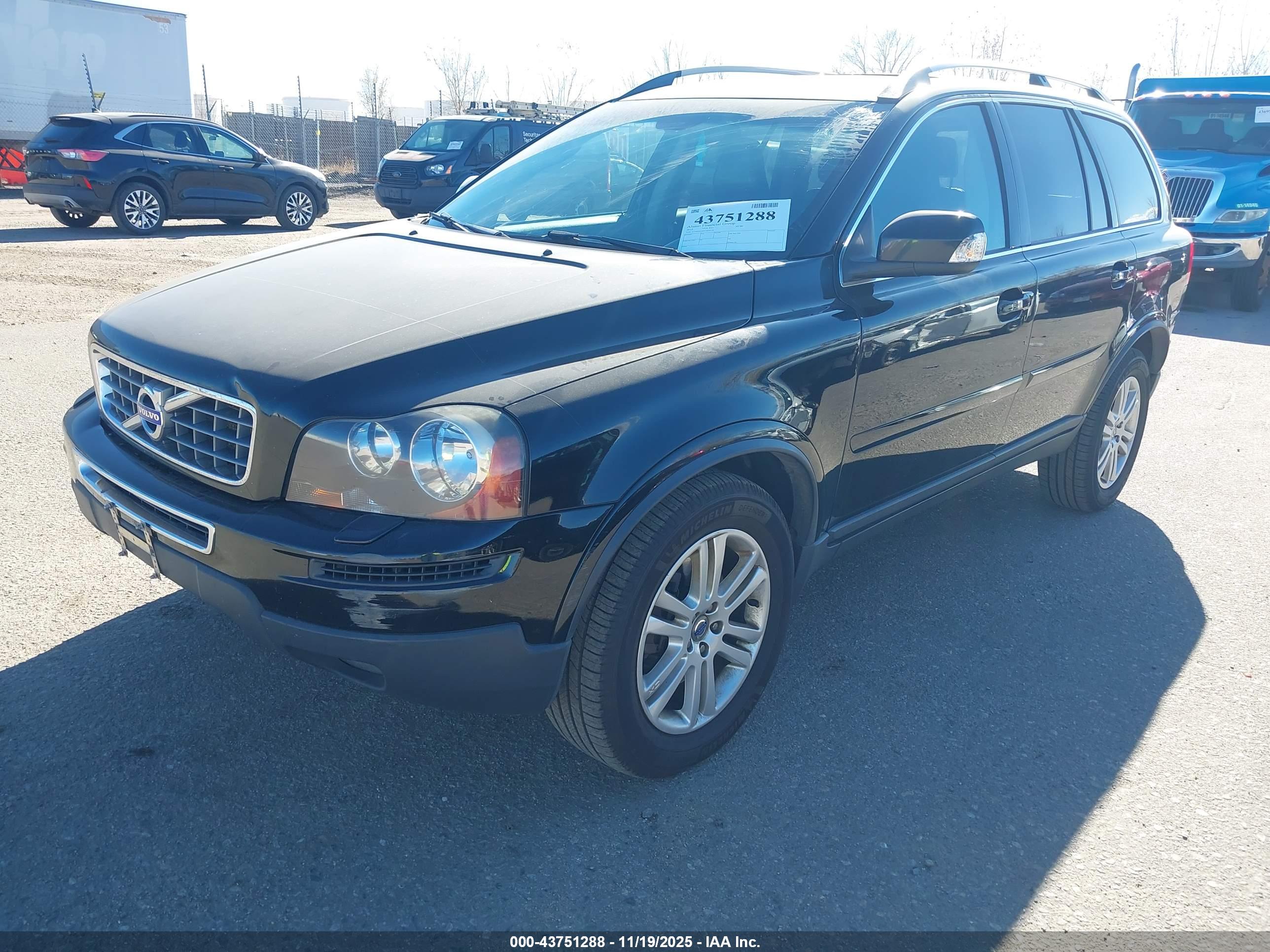 VOLVO XC90 image 2