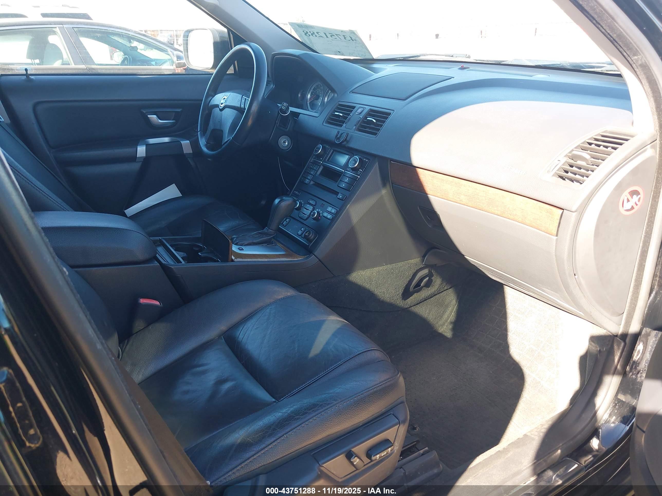 VOLVO XC90 image 5