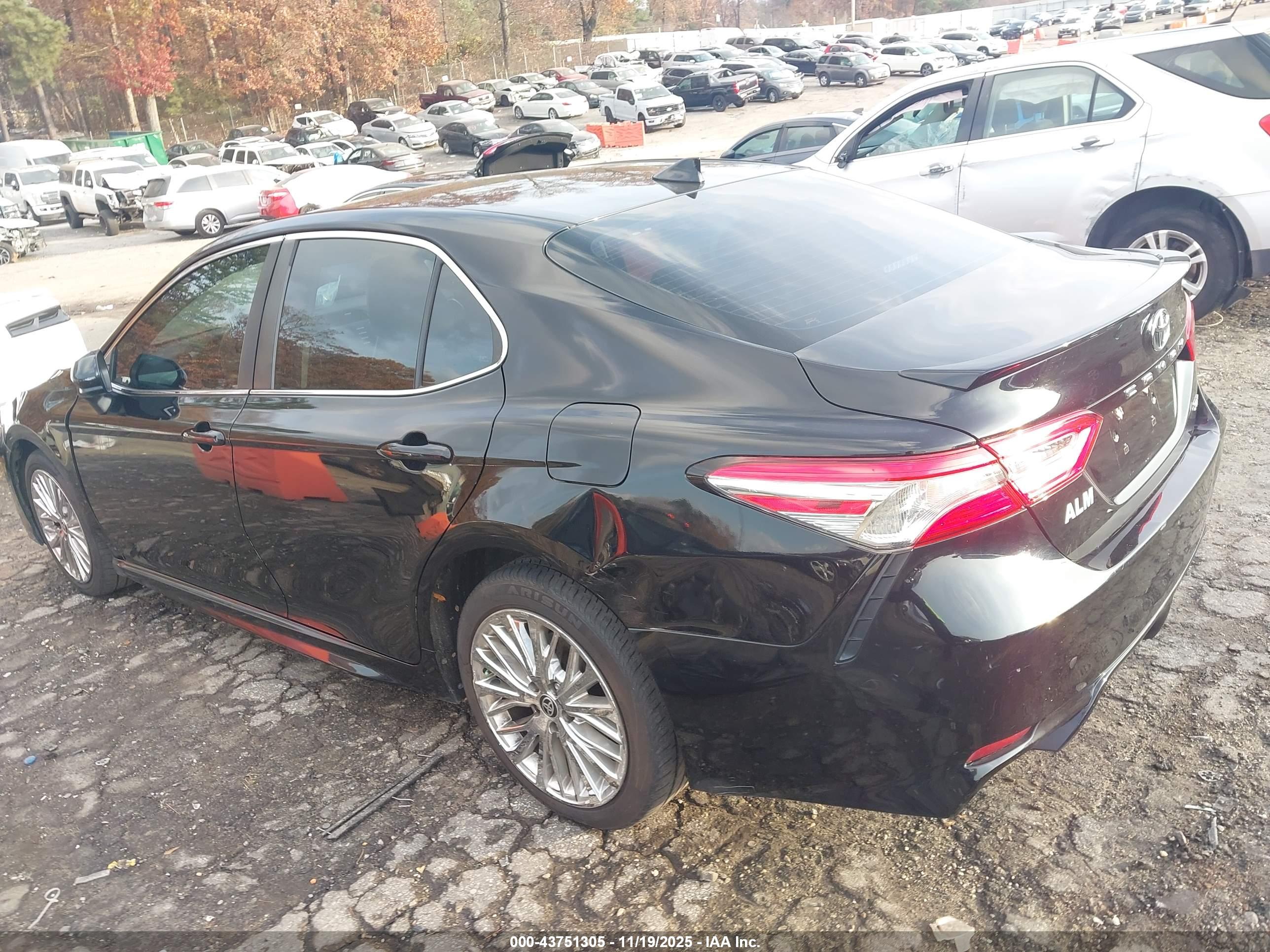 TOYOTA CAMRY image 3