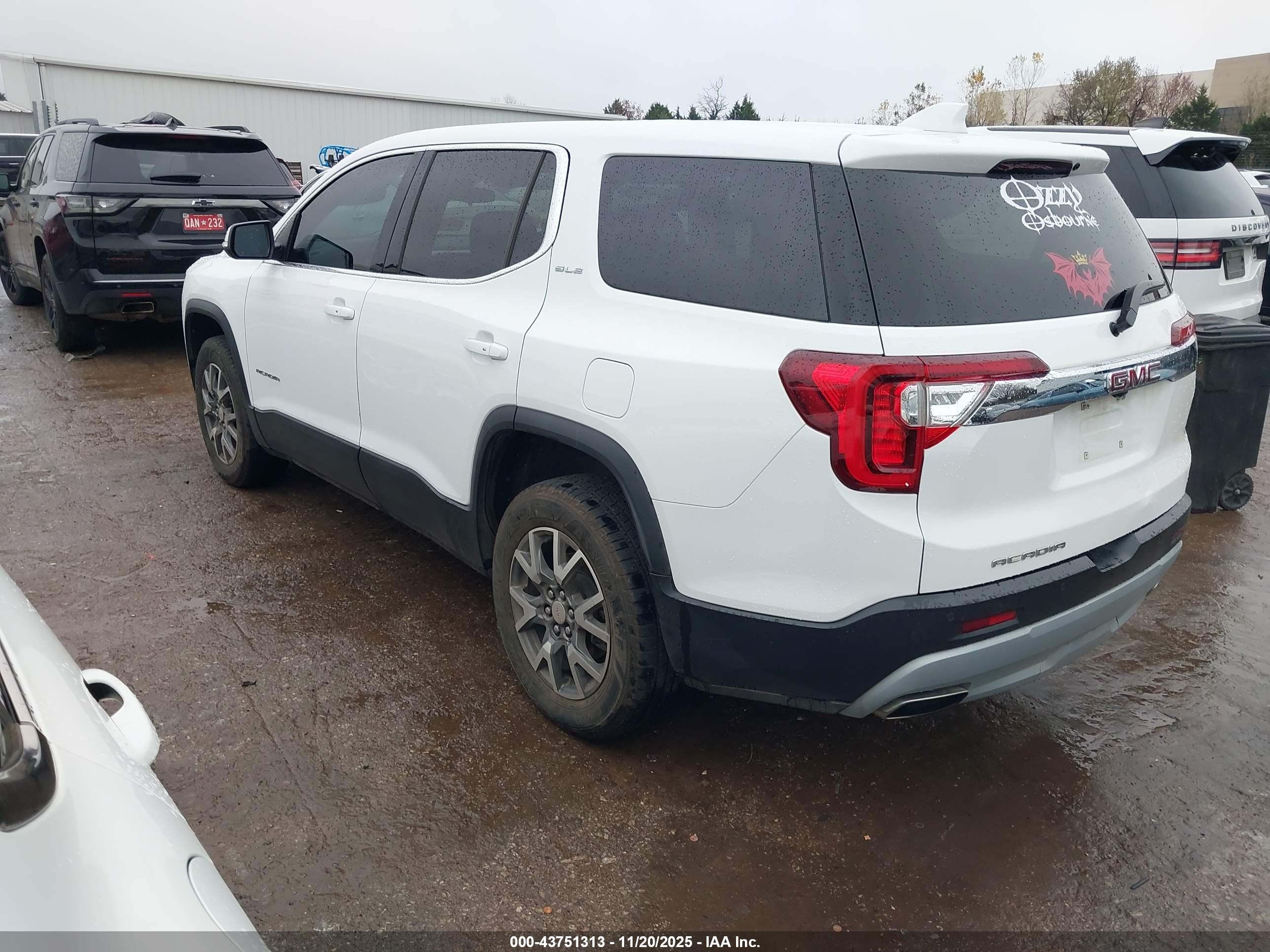 GMC ACADIA image 3