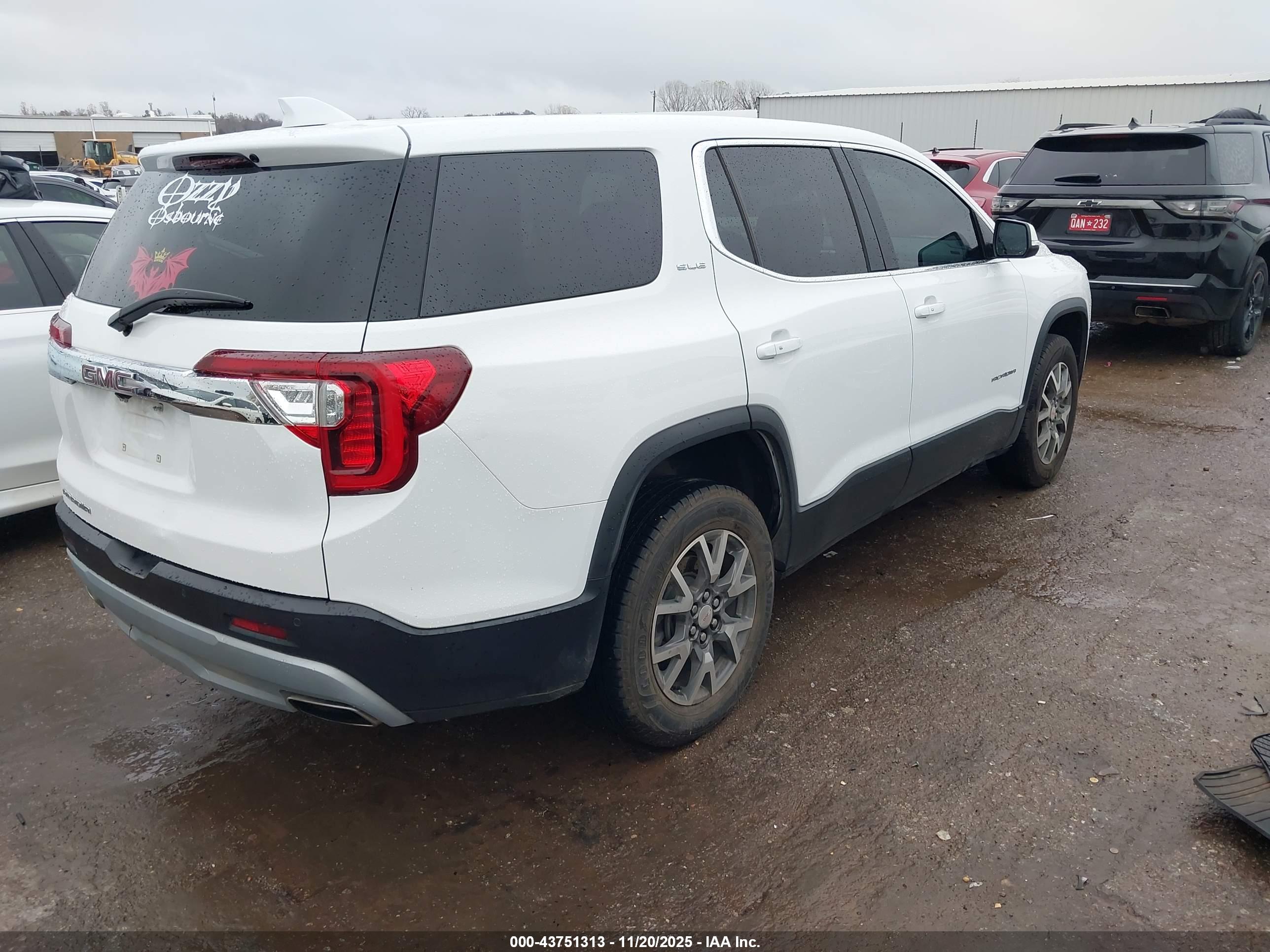 GMC ACADIA image 4