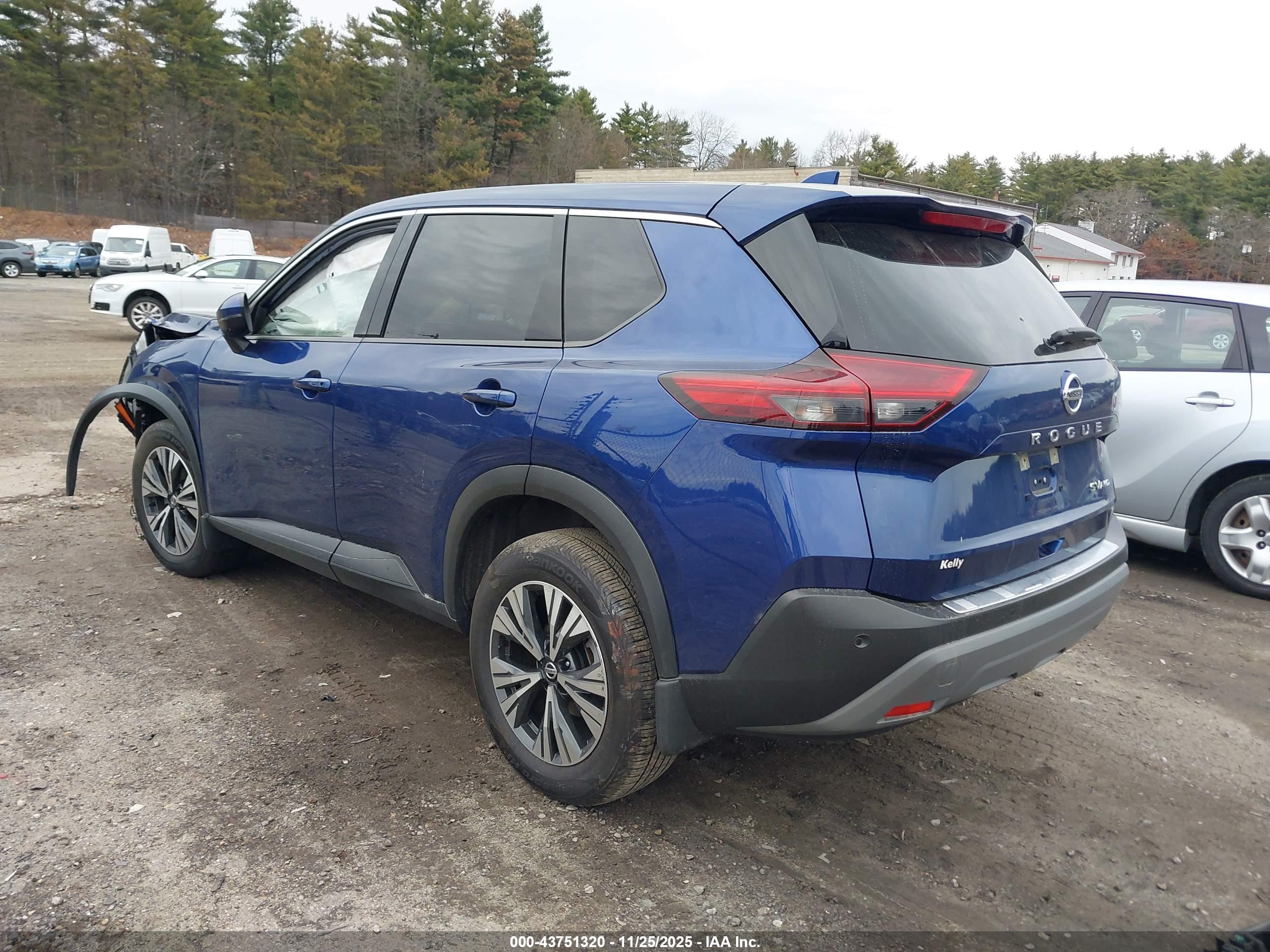 NISSAN ROGUE image 3