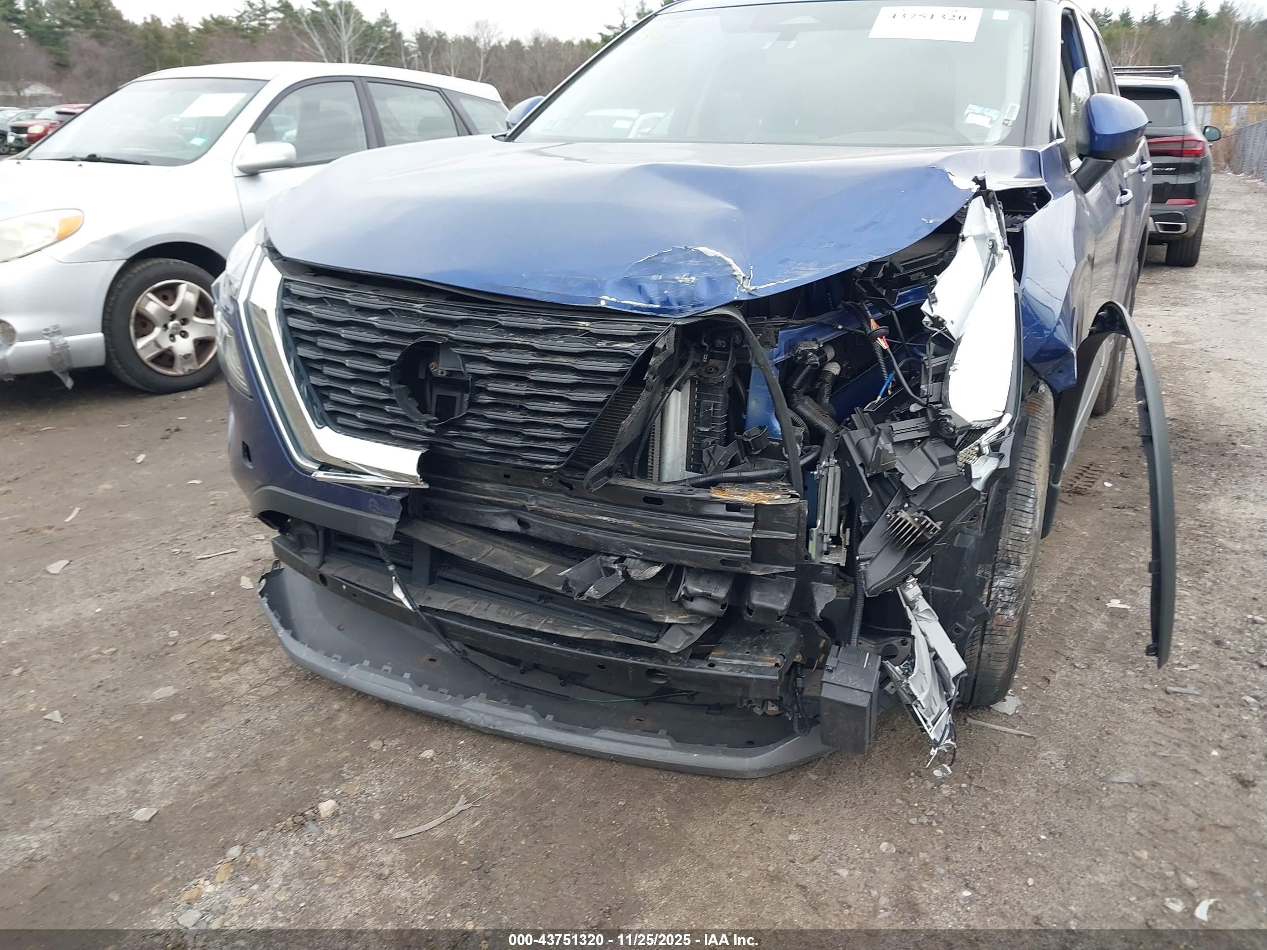 NISSAN ROGUE image 6