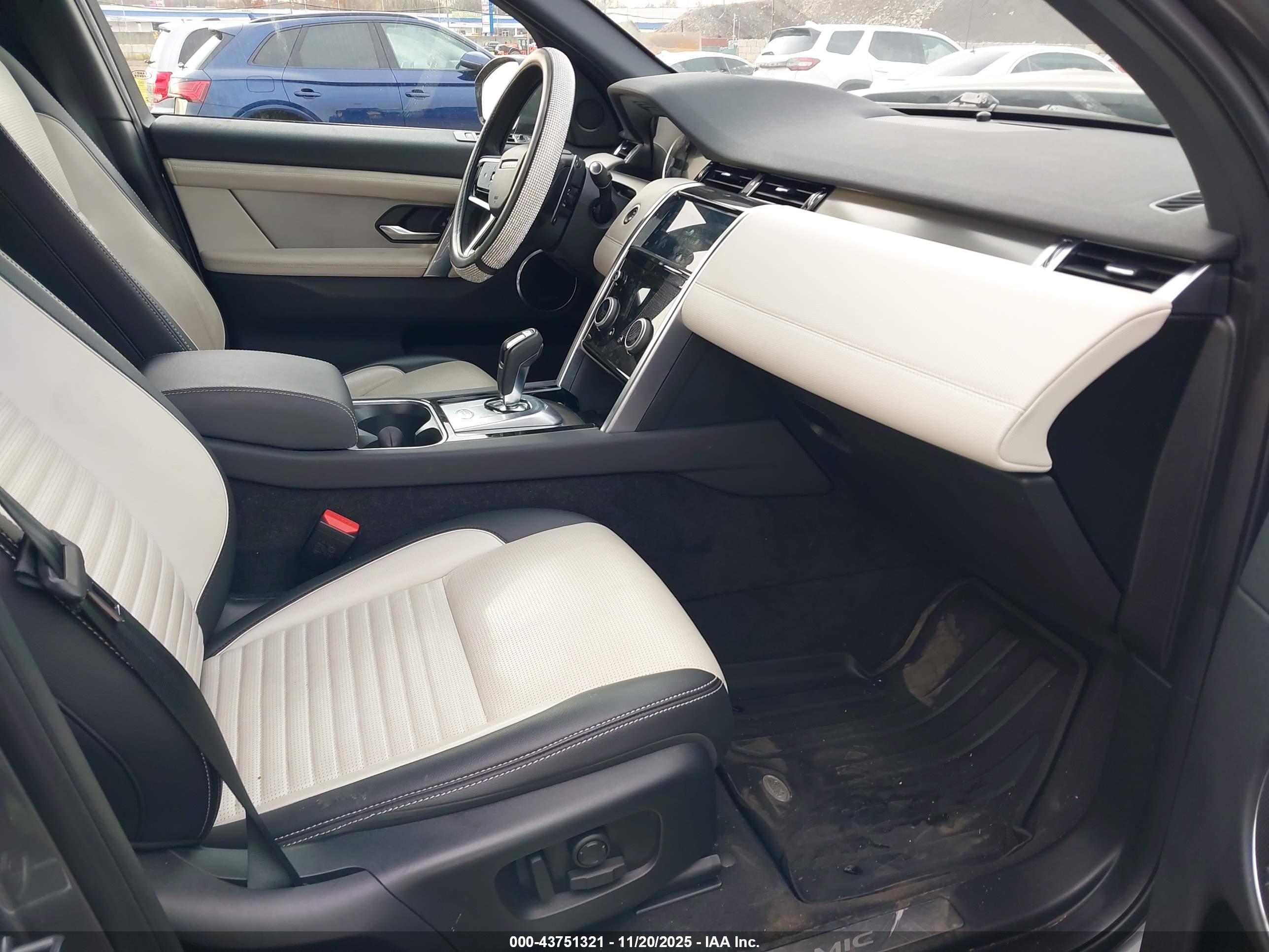 LAND ROVER image 5