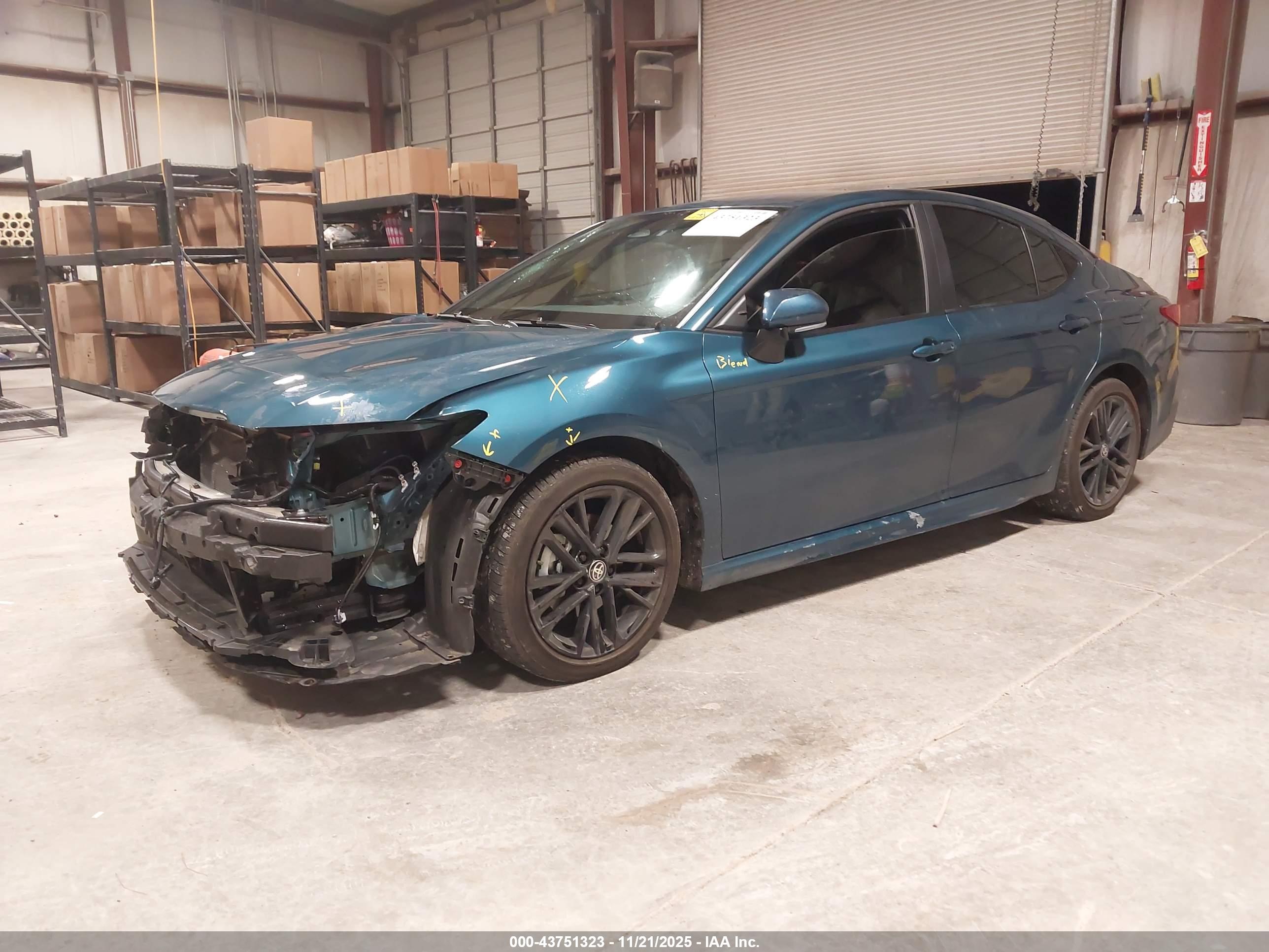 TOYOTA CAMRY image 2