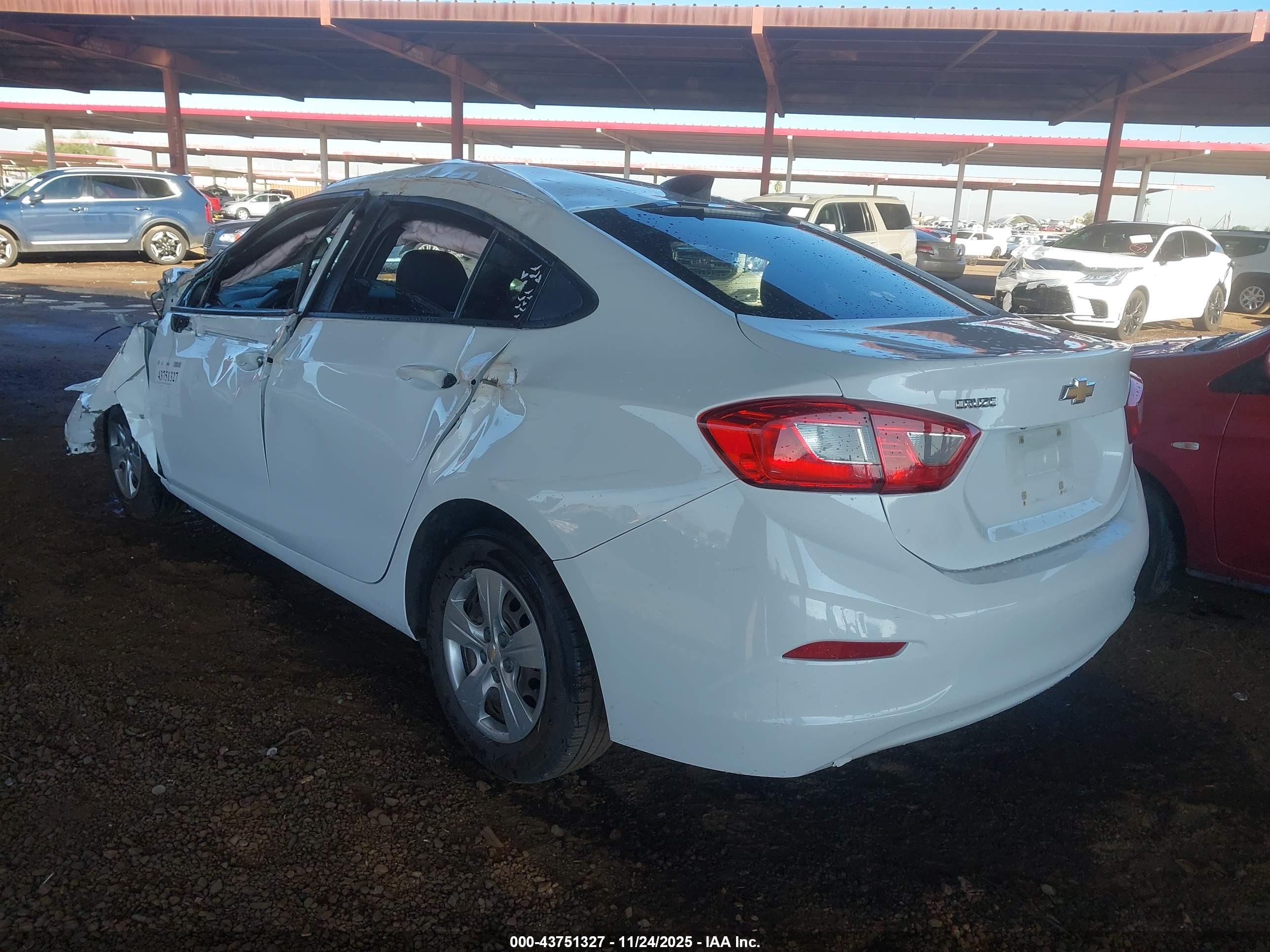 CHEVROLET CRUZE image 3