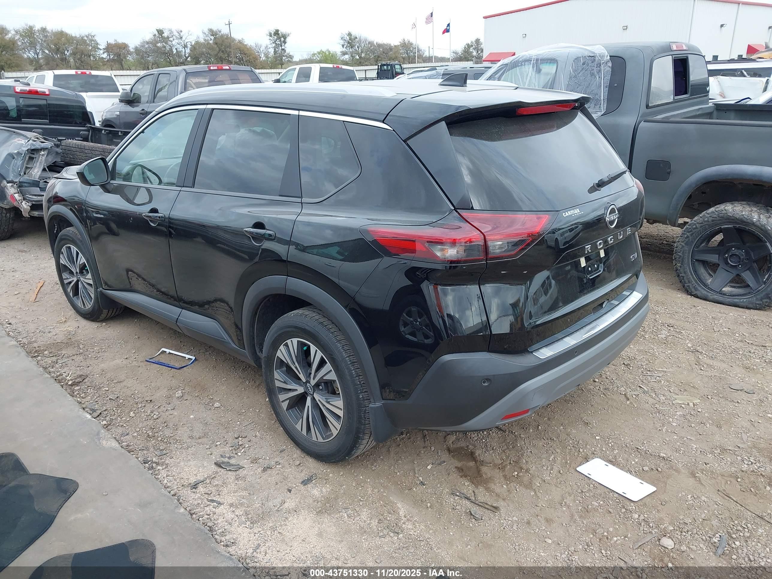 NISSAN ROGUE image 3