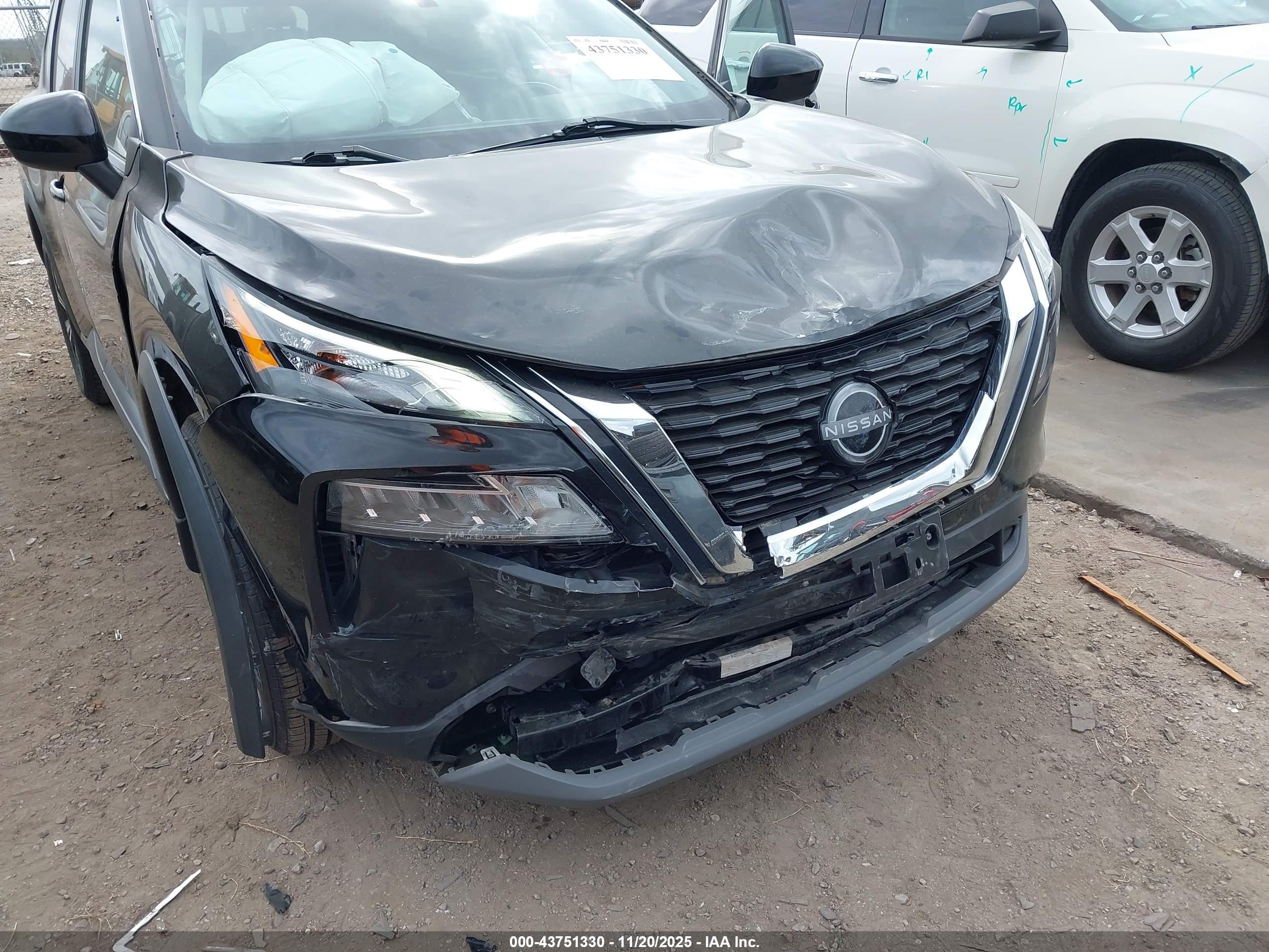 NISSAN ROGUE image 6