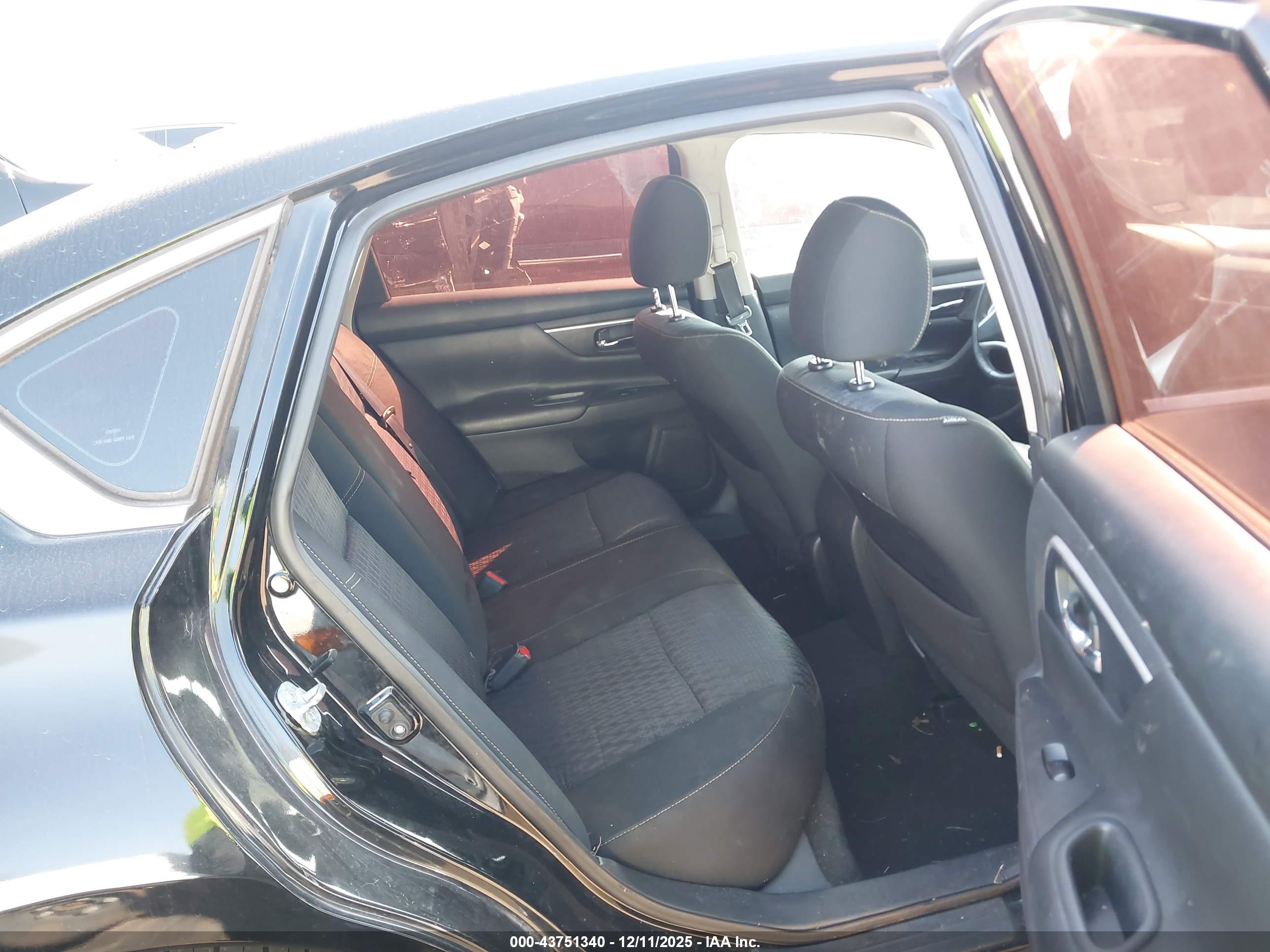 NISSAN ALTIMA image 8