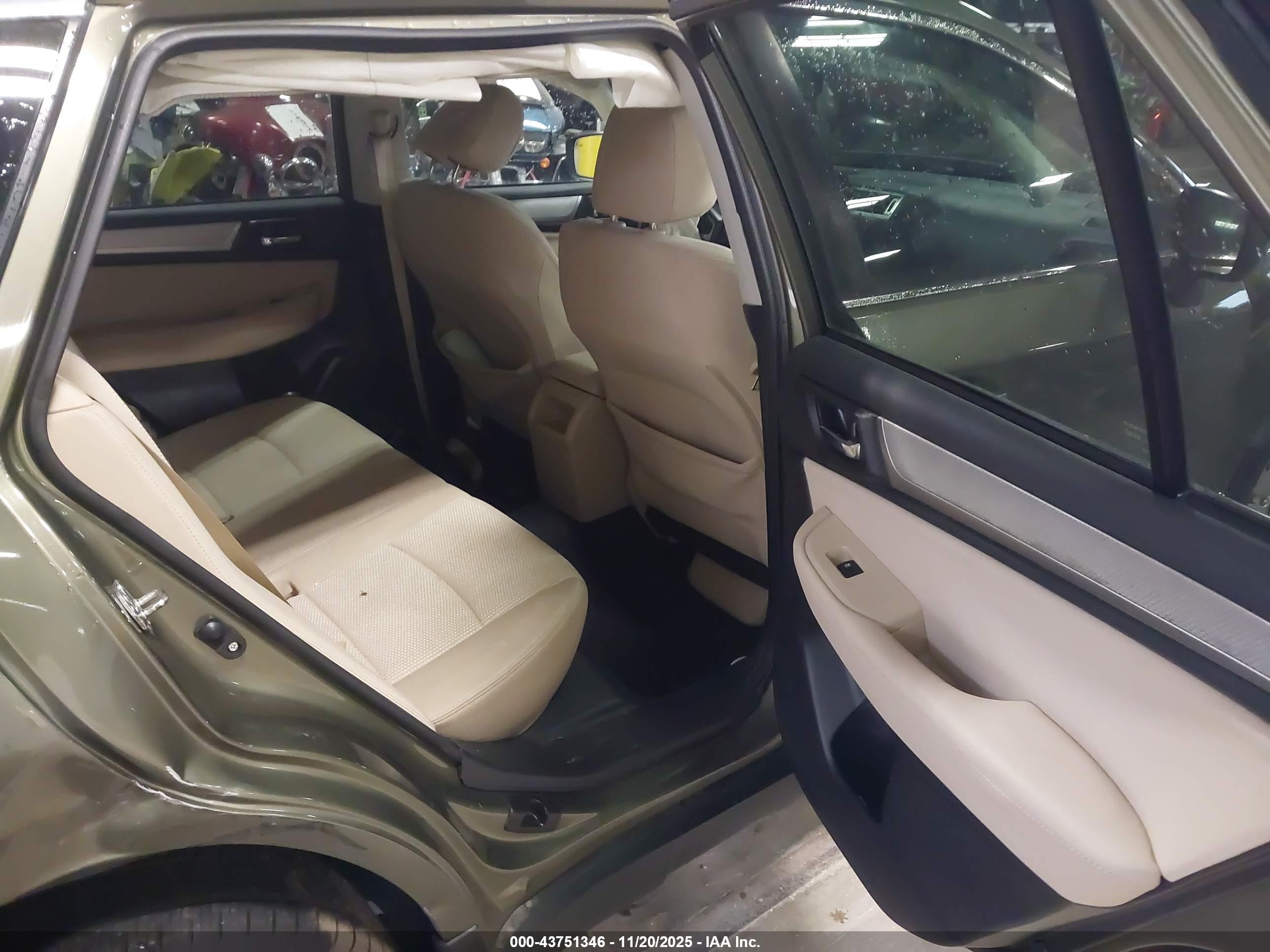 SUBARU OUTBACK image 8