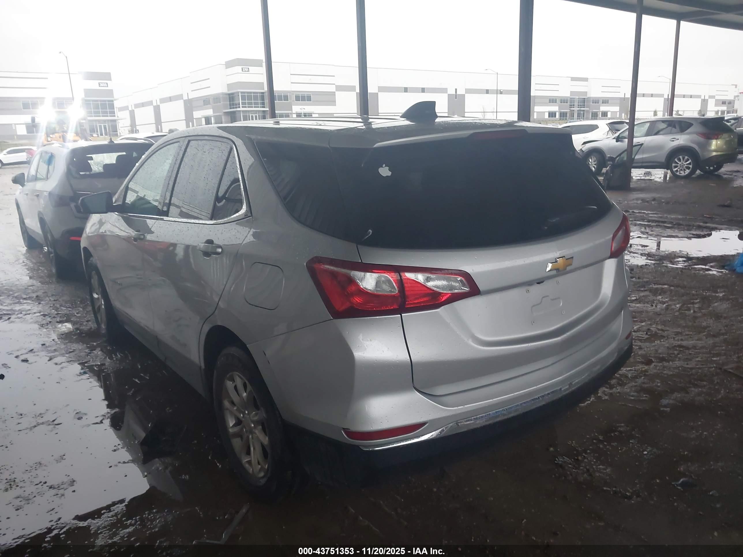 CHEVROLET EQUINOX image 3