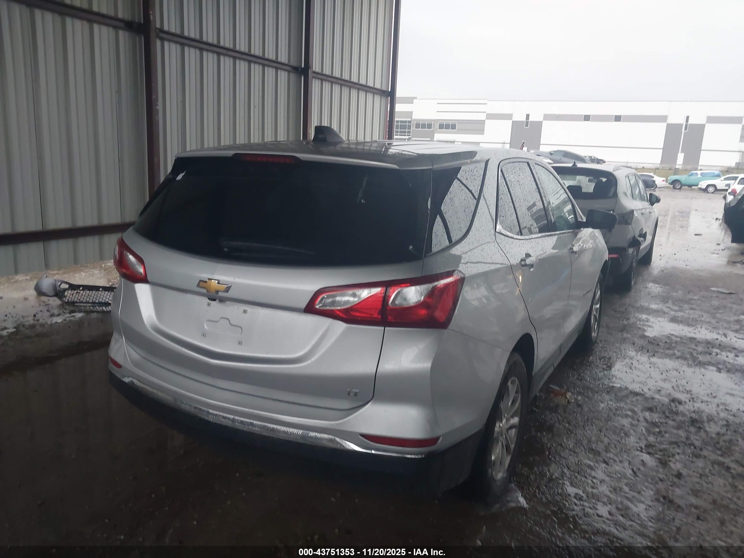 CHEVROLET EQUINOX image 4