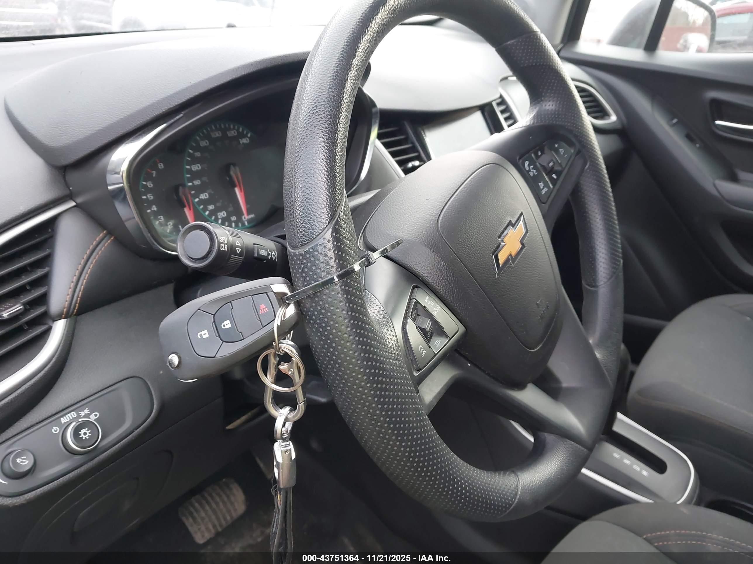 CHEVROLET TRAX image 11