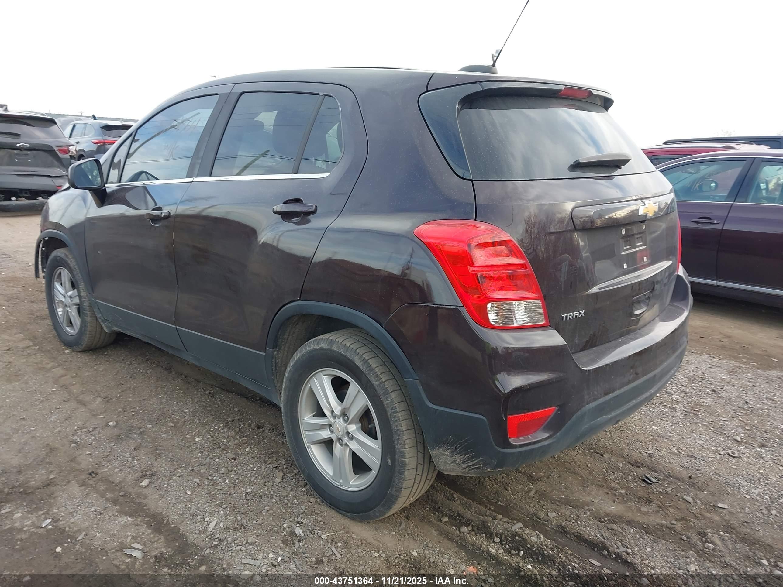 CHEVROLET TRAX image 3