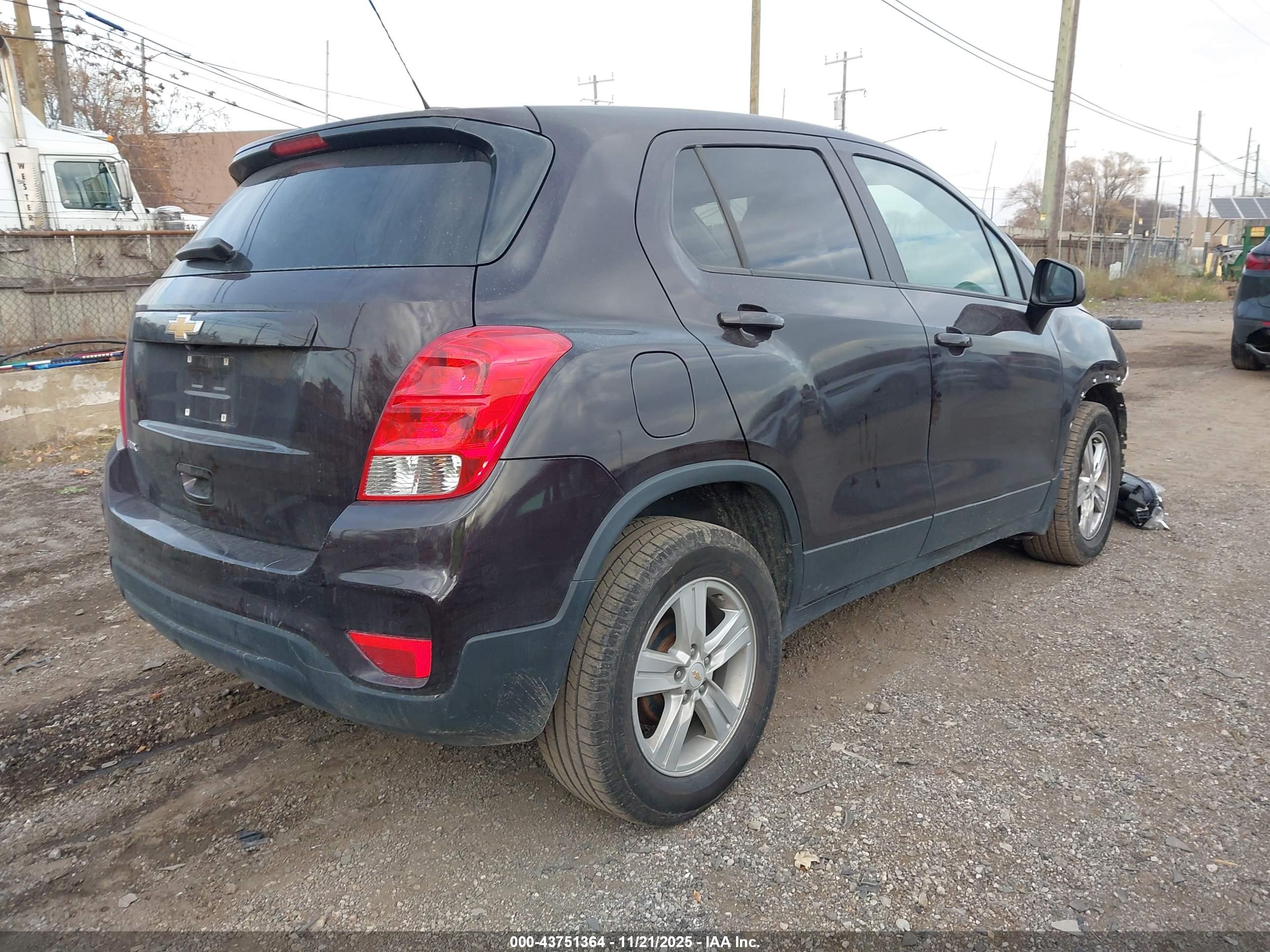 CHEVROLET TRAX image 4