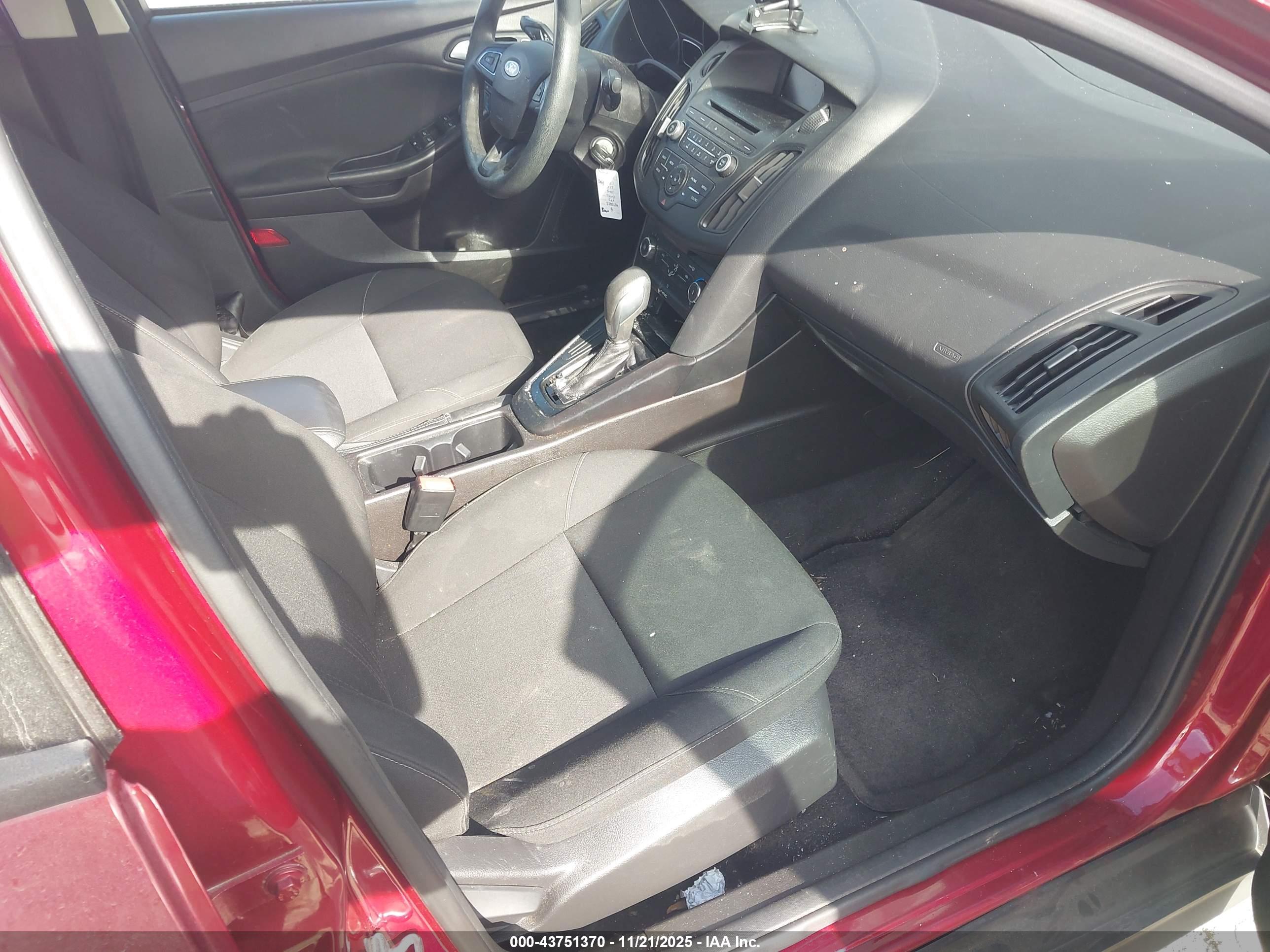 FORD FOCUS image 5