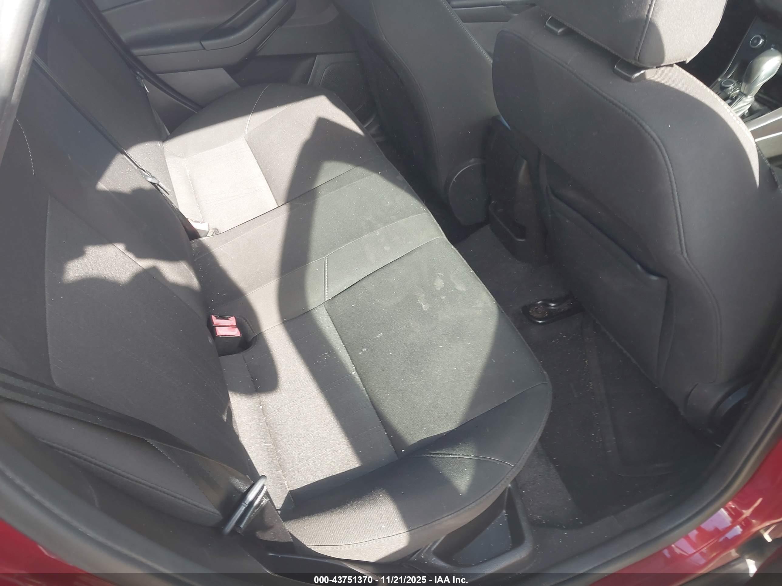 FORD FOCUS image 8