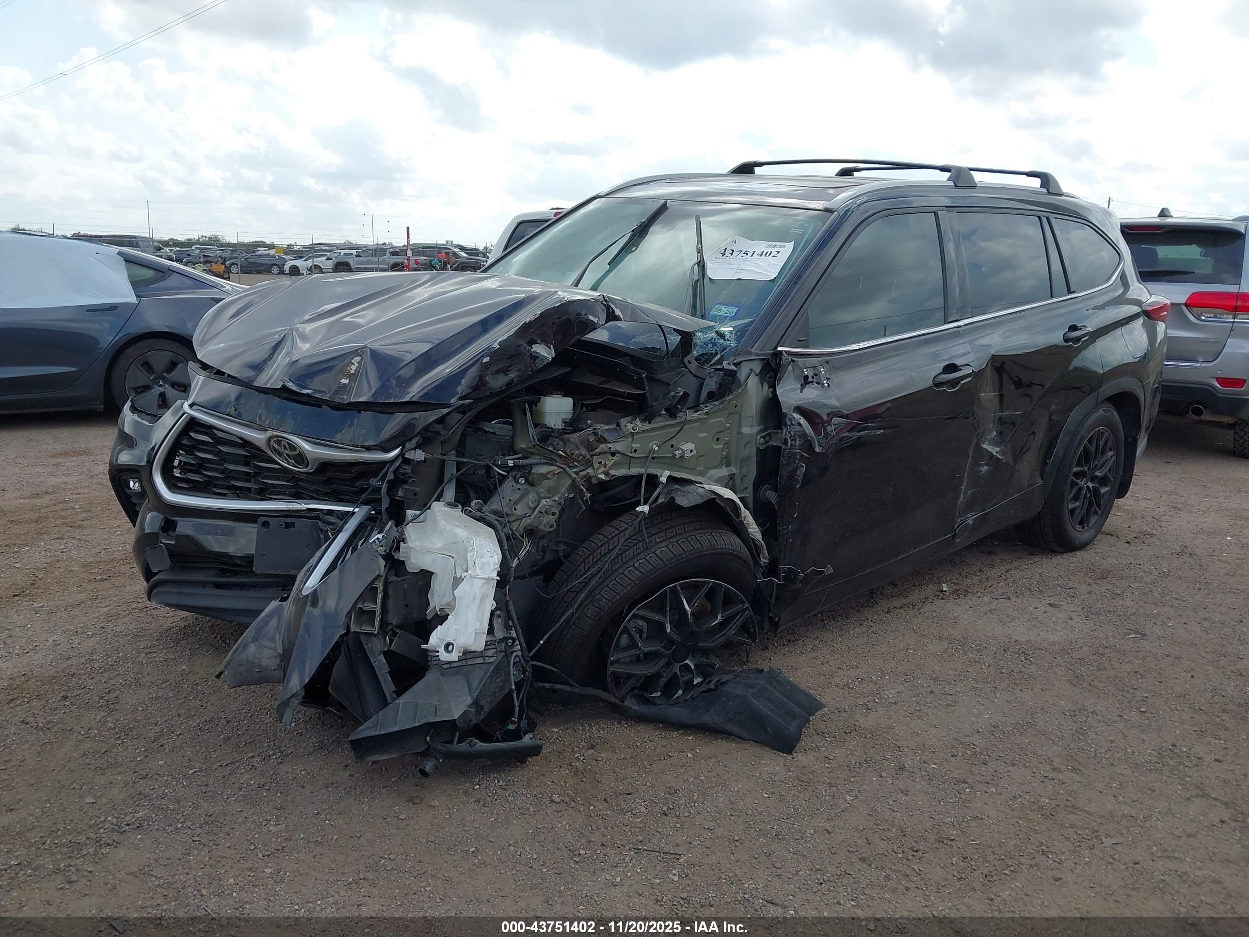 TOYOTA HIGHLANDER image 2