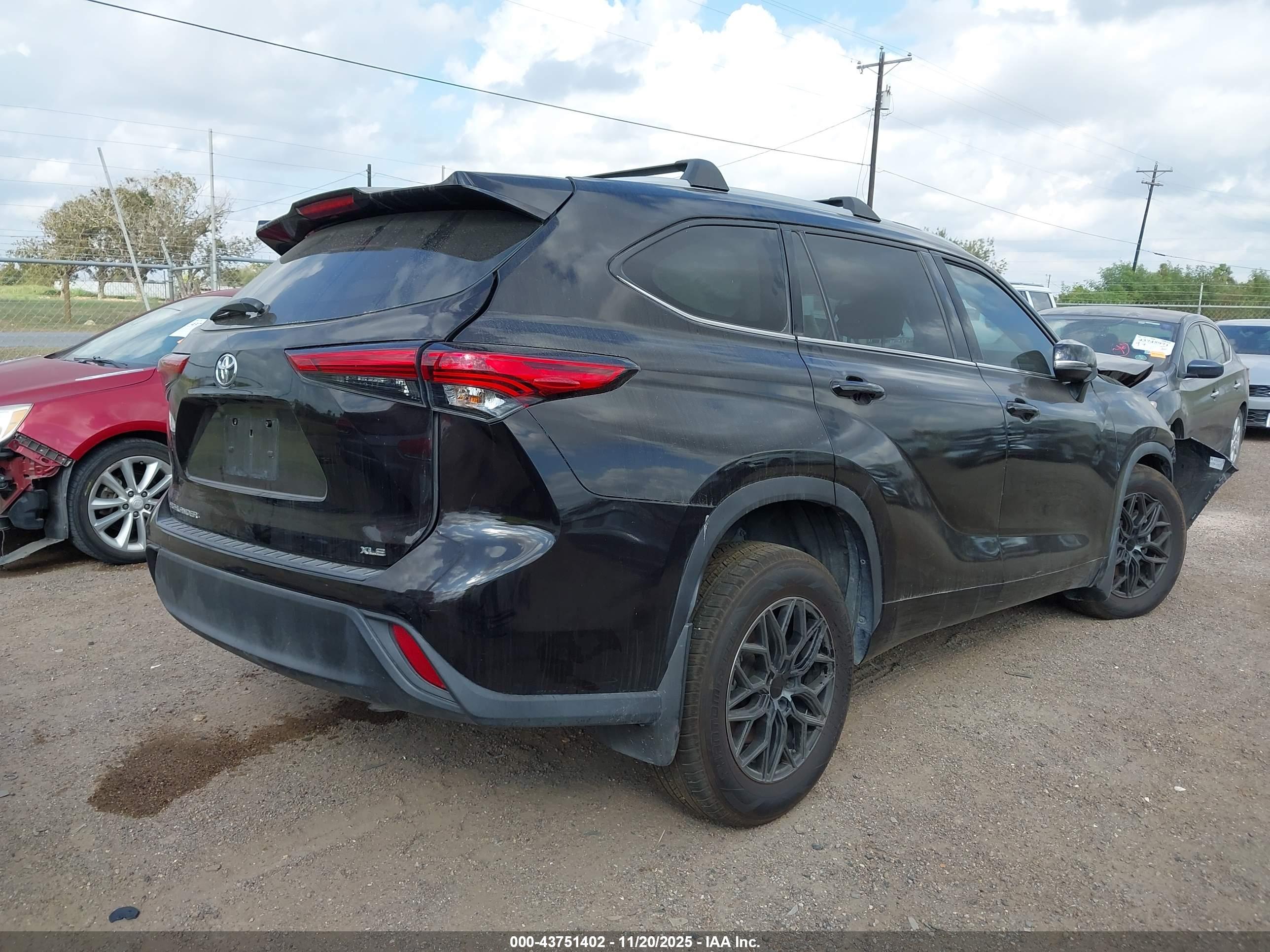 TOYOTA HIGHLANDER image 4