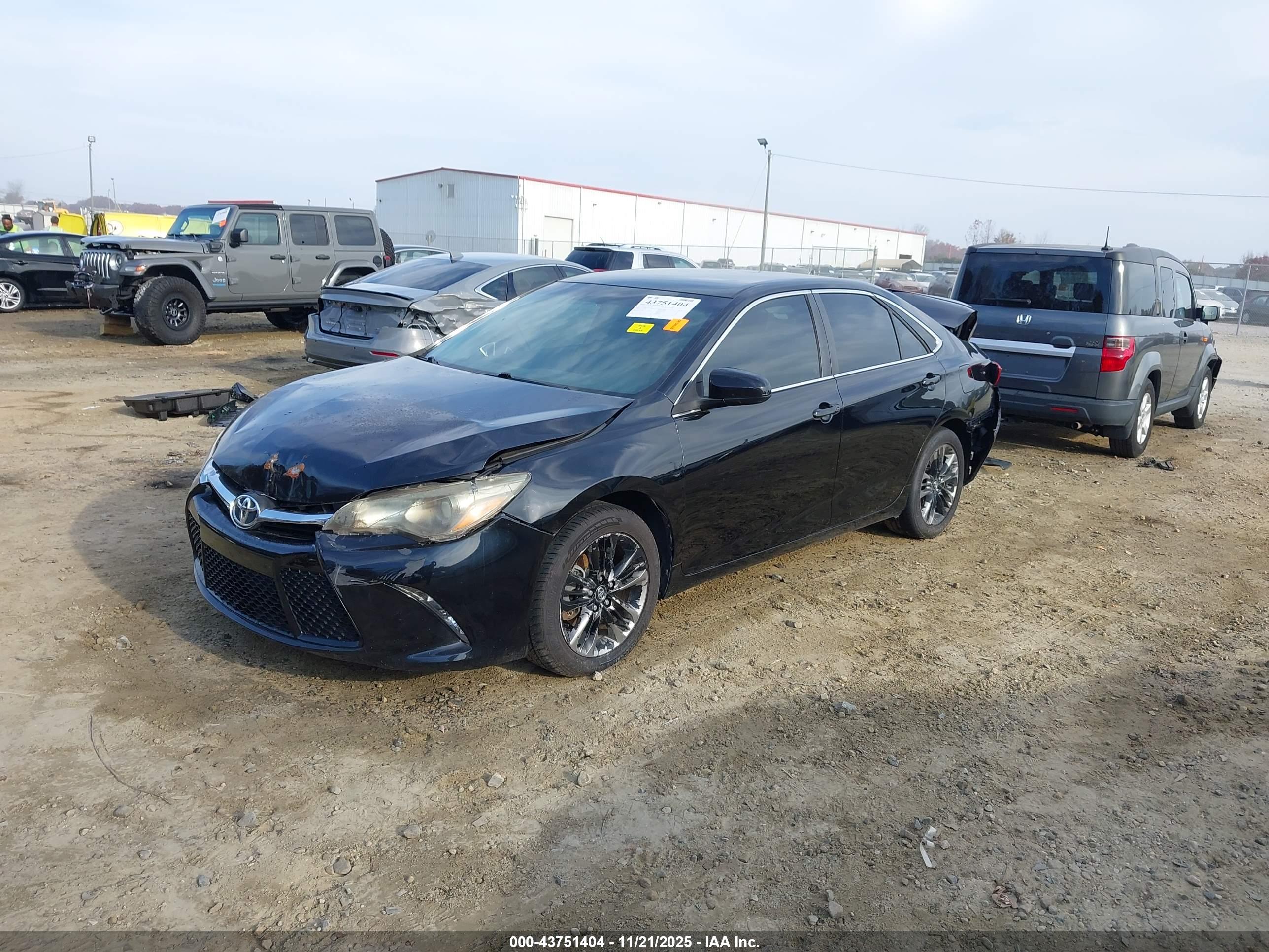 TOYOTA CAMRY image 2