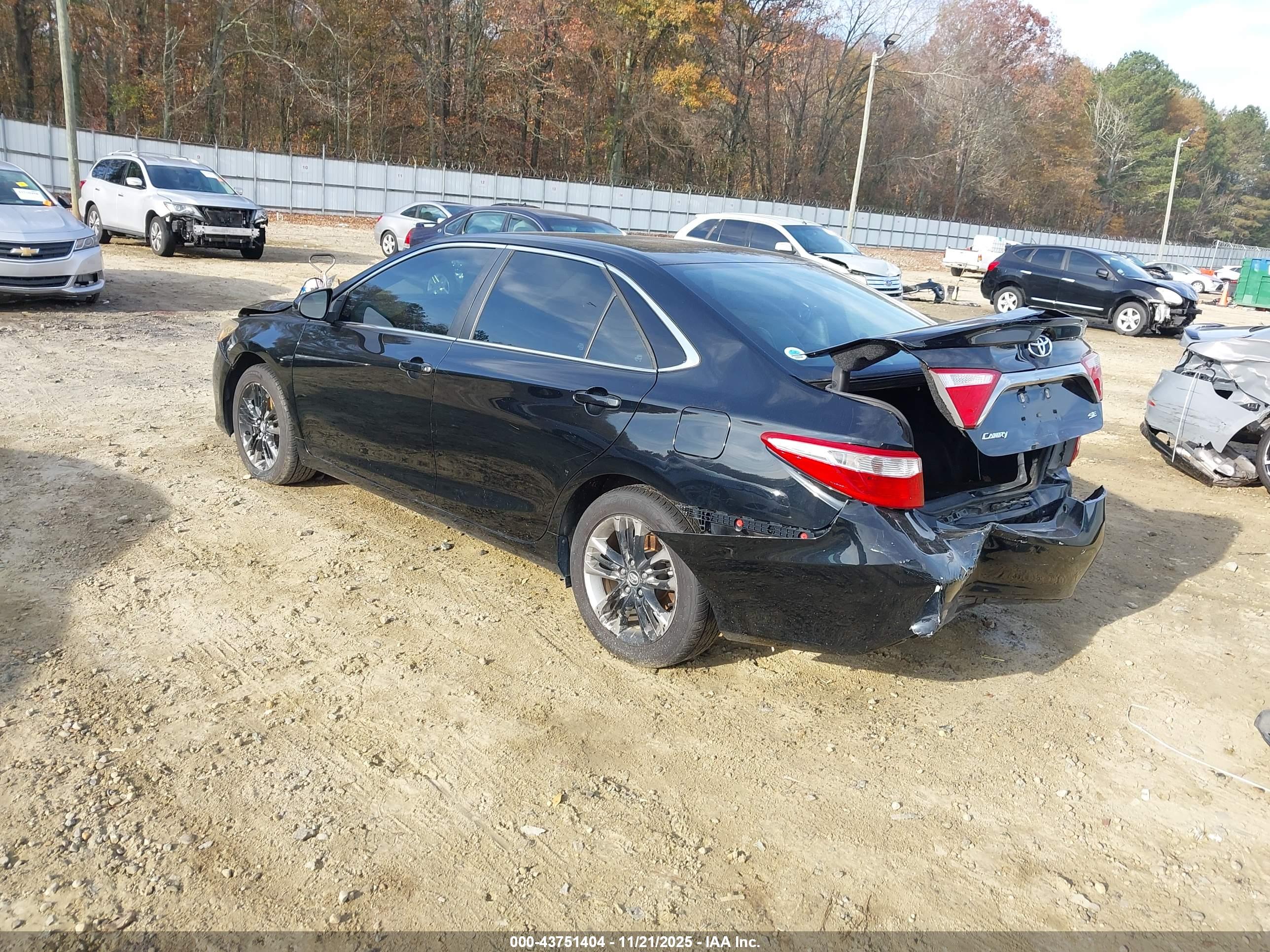 TOYOTA CAMRY image 3