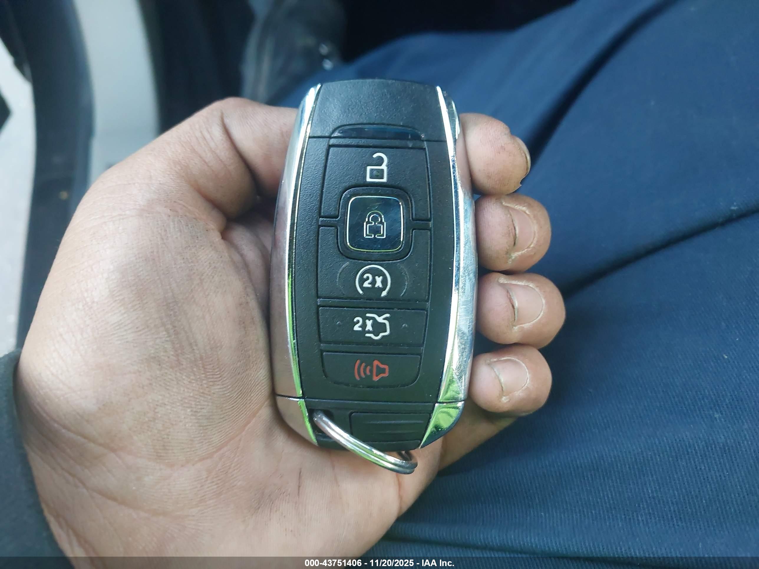 LINCOLN MKZ image 11