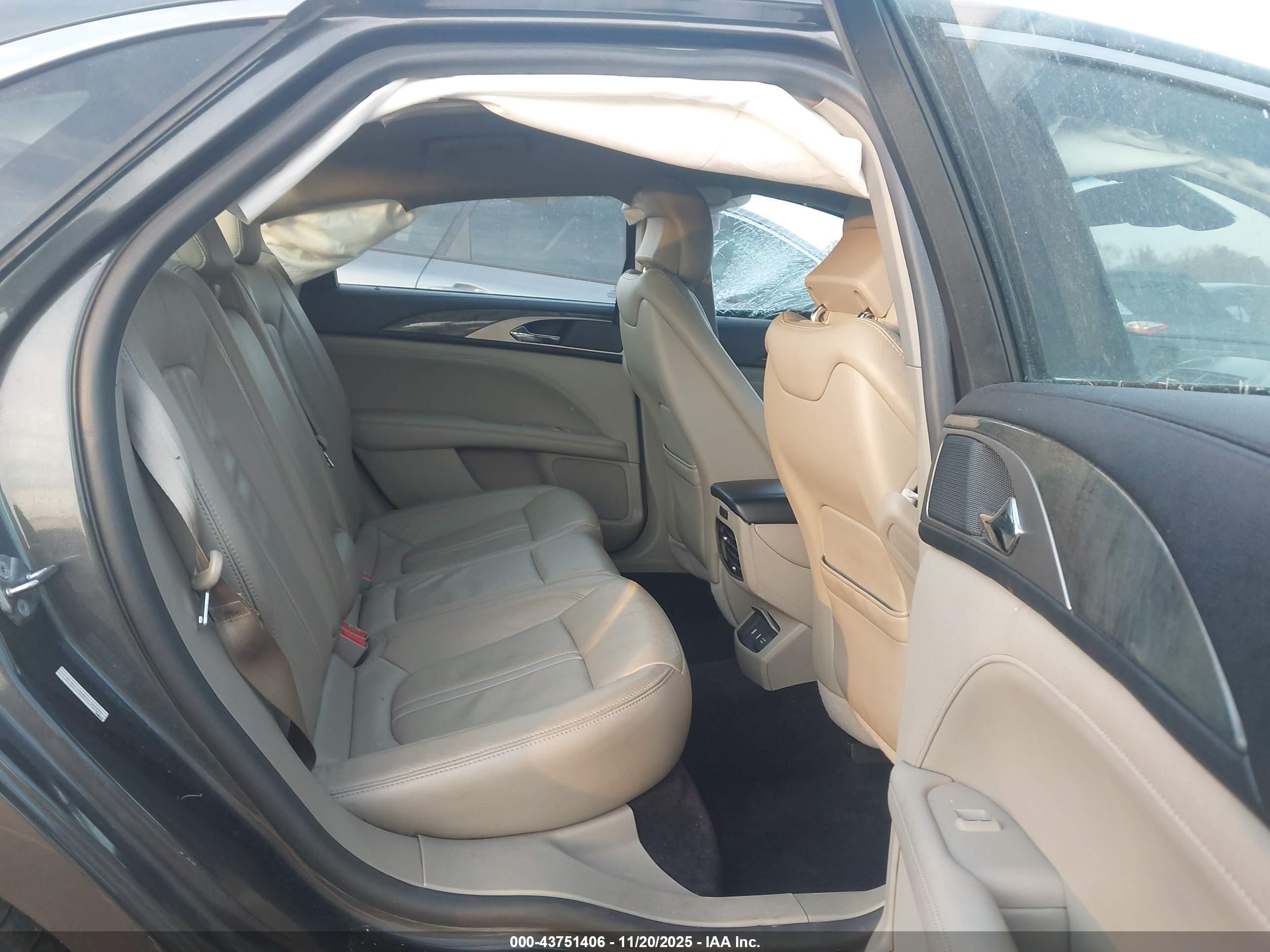 LINCOLN MKZ image 8