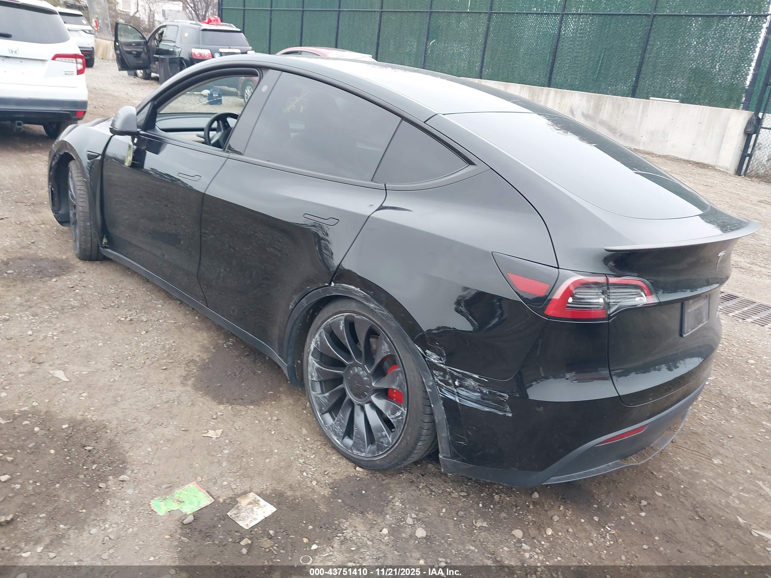 TESLA MODEL image 3